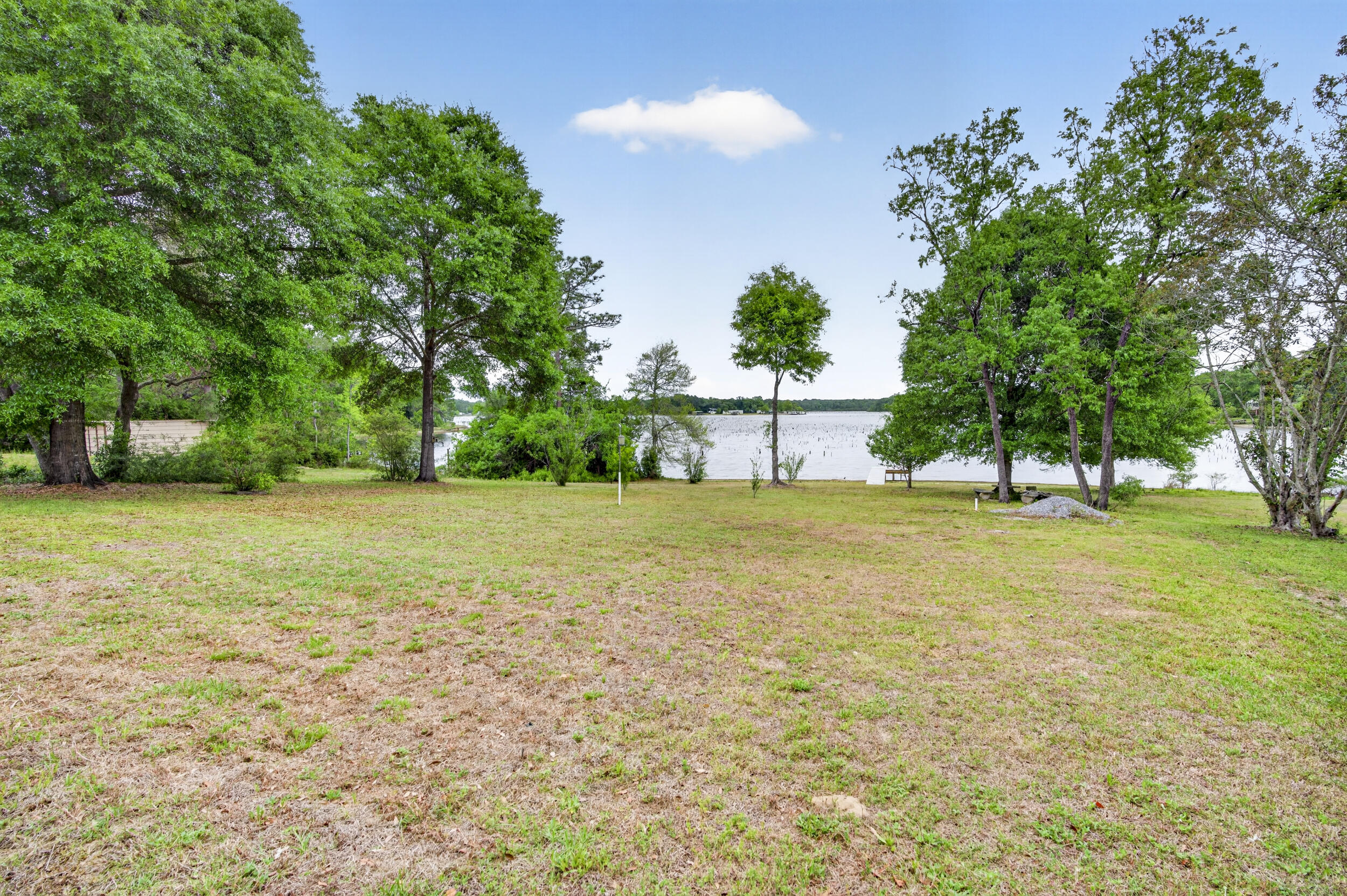 535 Kings Lake Boulevard, DeFuniak Springs