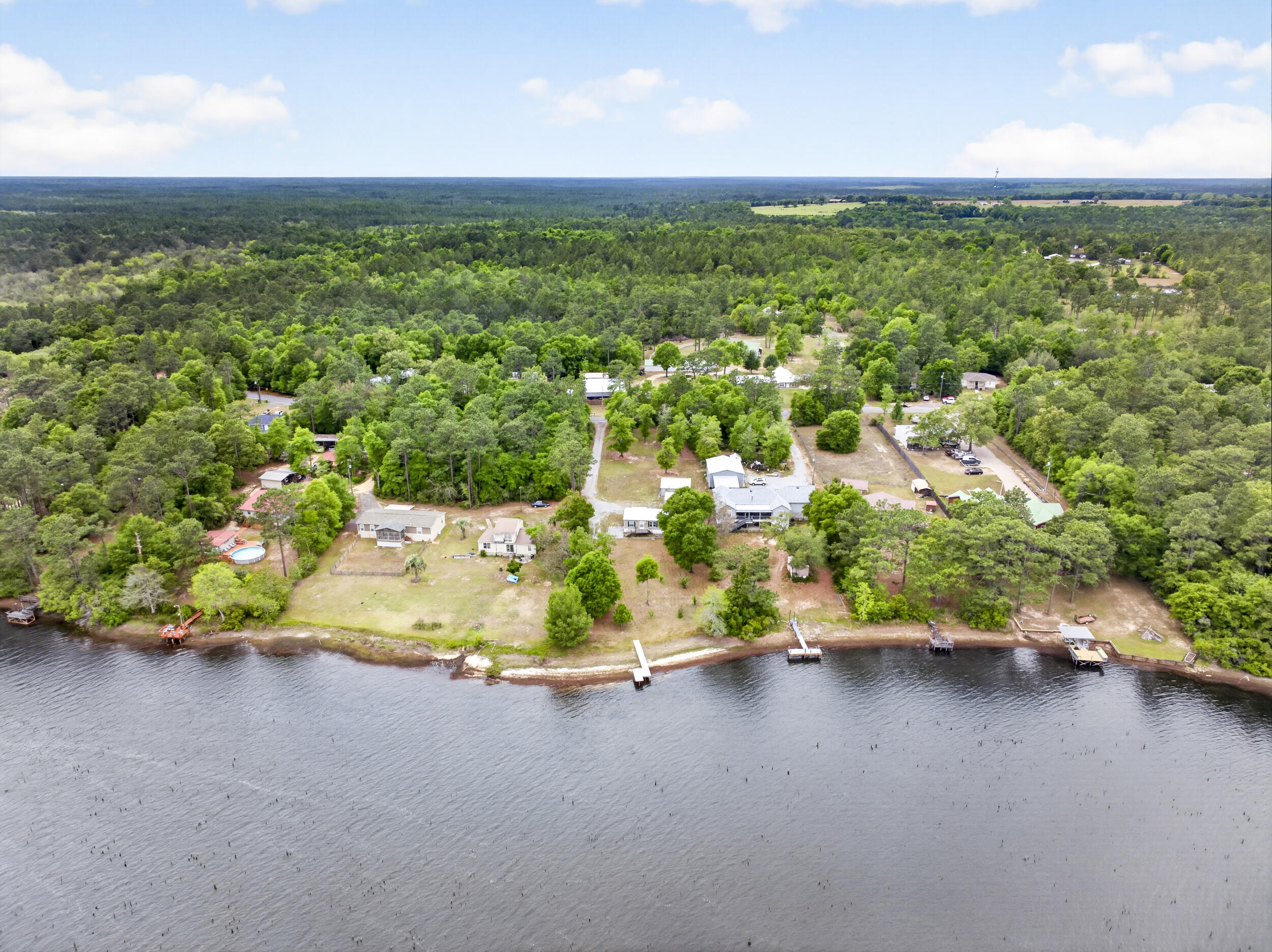 535 Kings Lake Boulevard, DeFuniak Springs