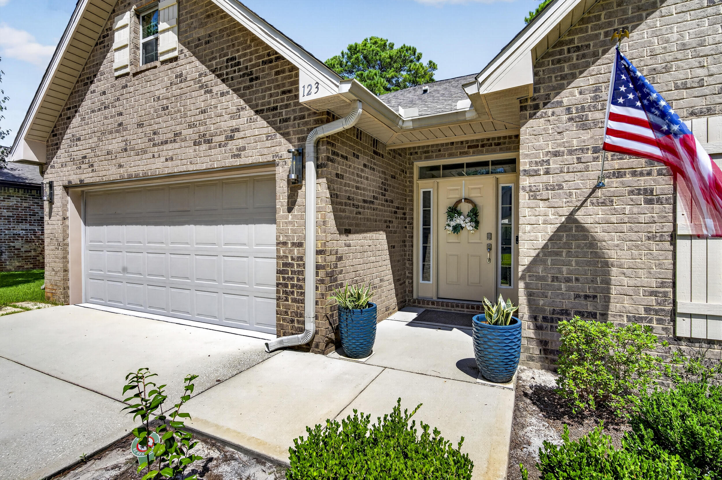 123 Big Oak Lane