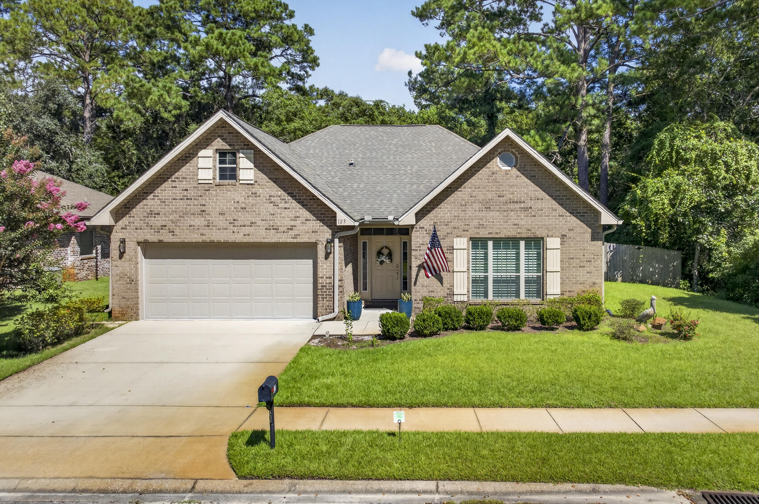 123 Big Oak Lane