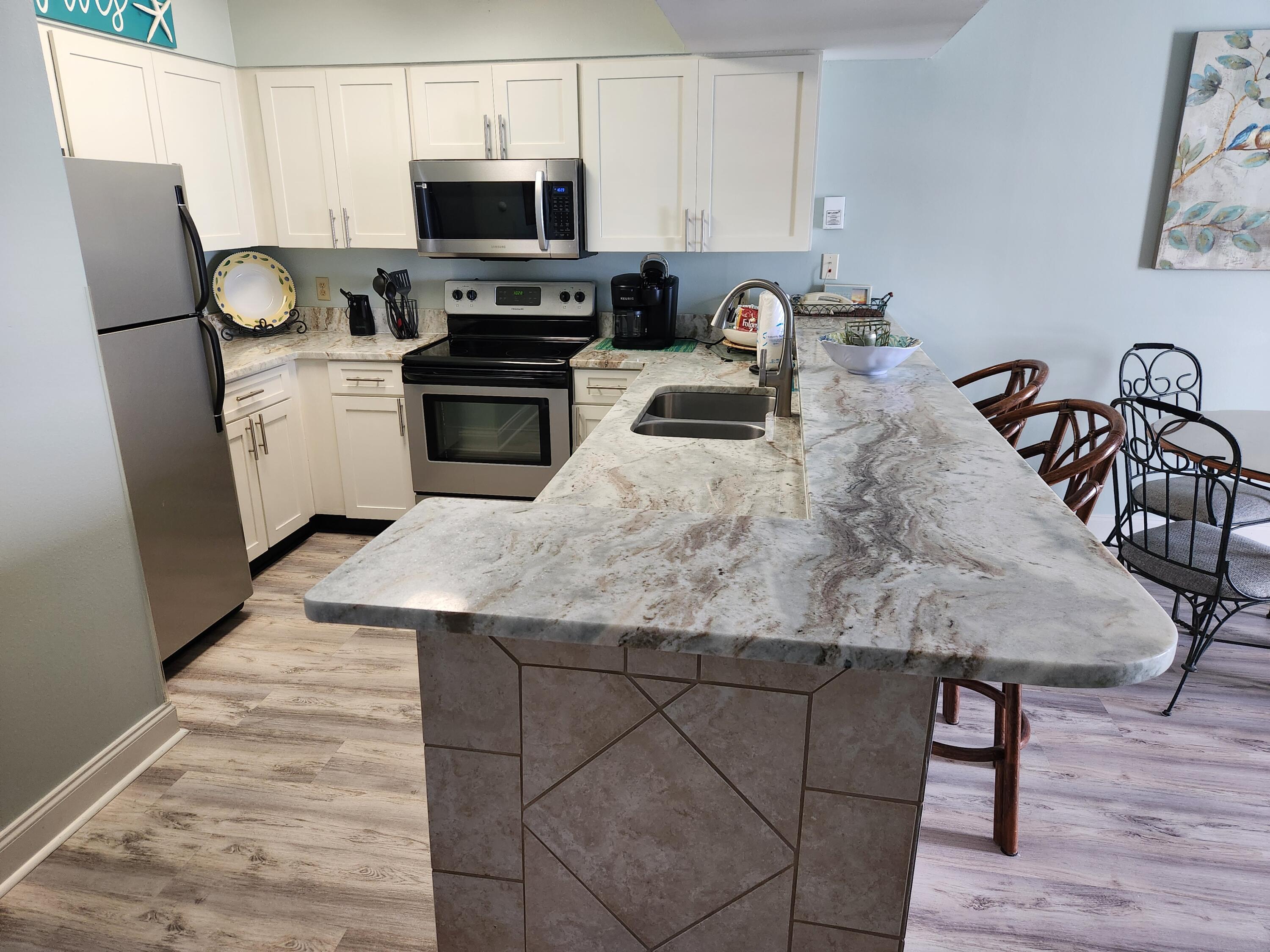 1002 Highway 98, 202