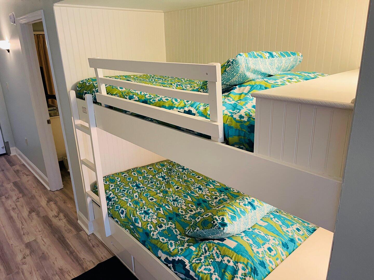 1002 Highway 98, 202