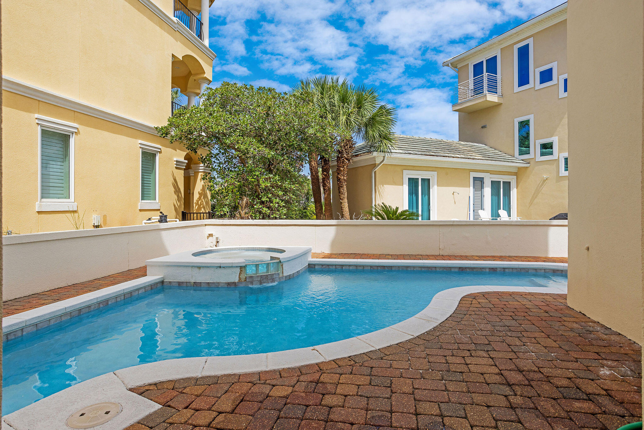 4713 Ocean Boulevard