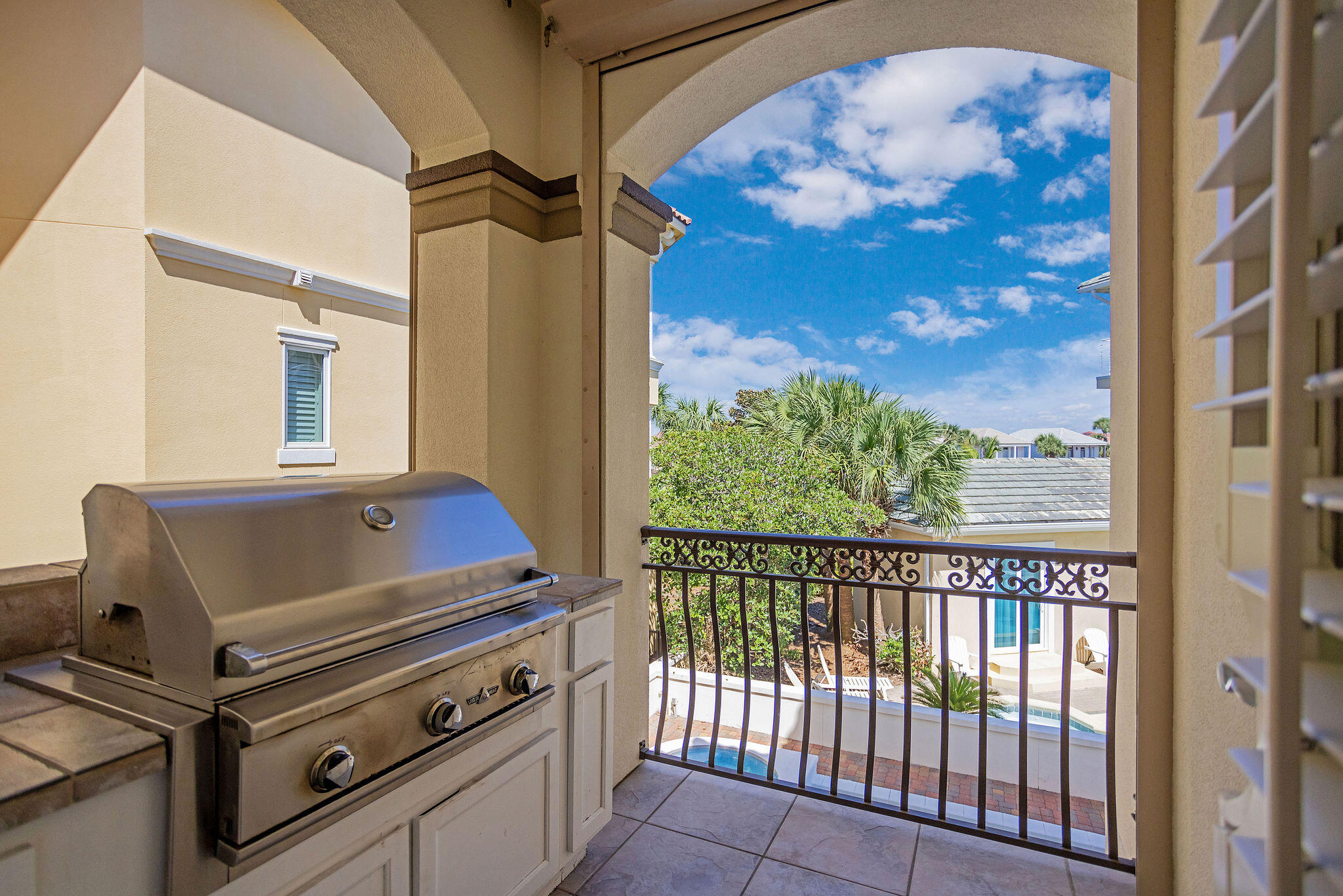 4713 Ocean Boulevard