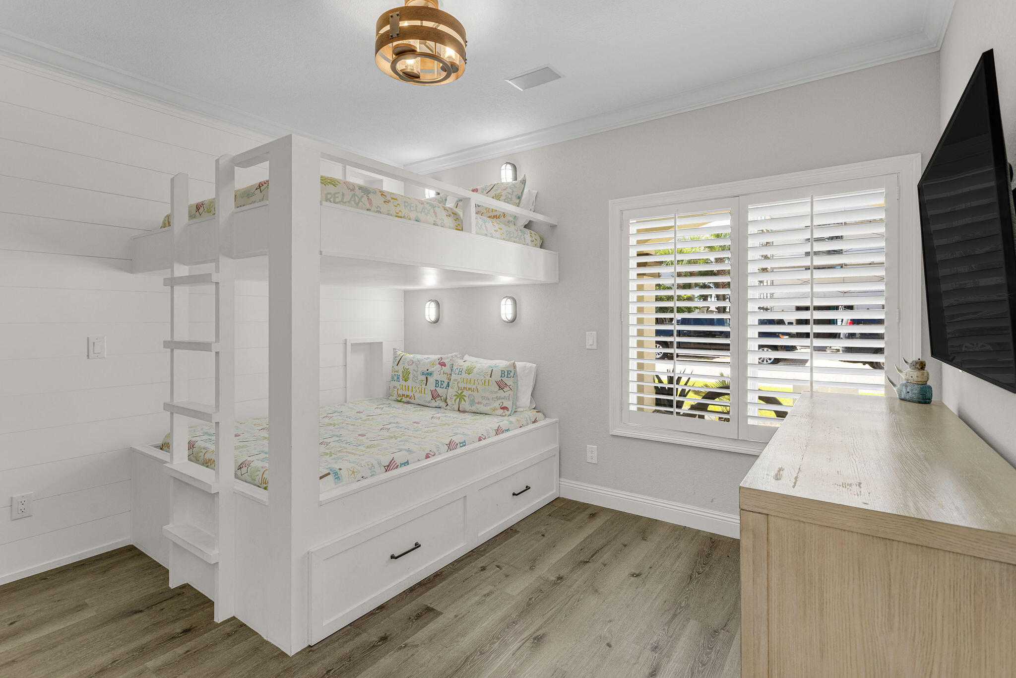 4713 Ocean Boulevard