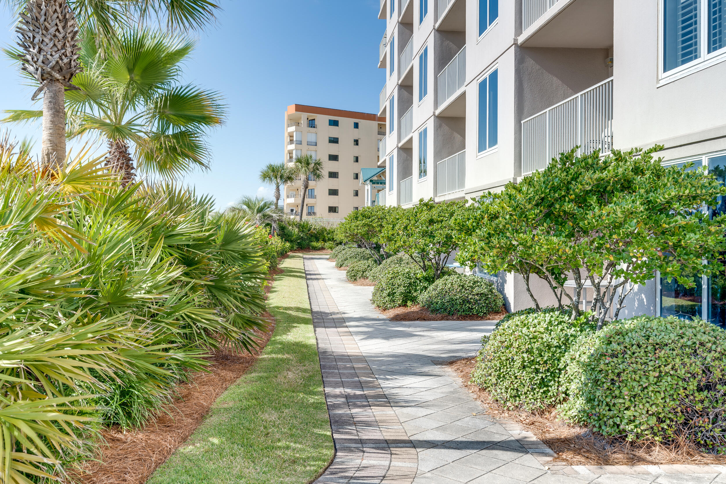 520 Santa Rosa Boulevard, 313