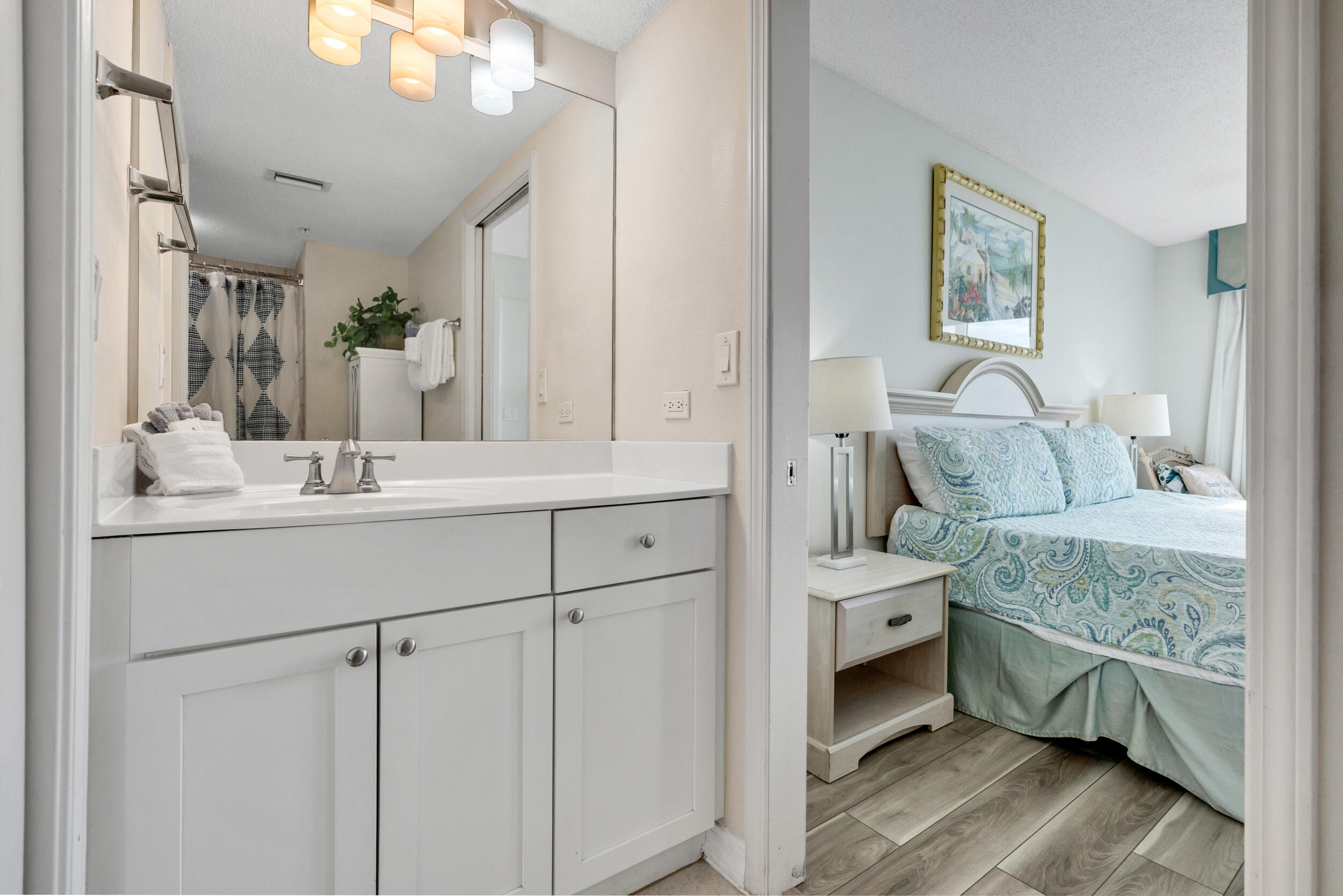 520 Santa Rosa Boulevard, 313