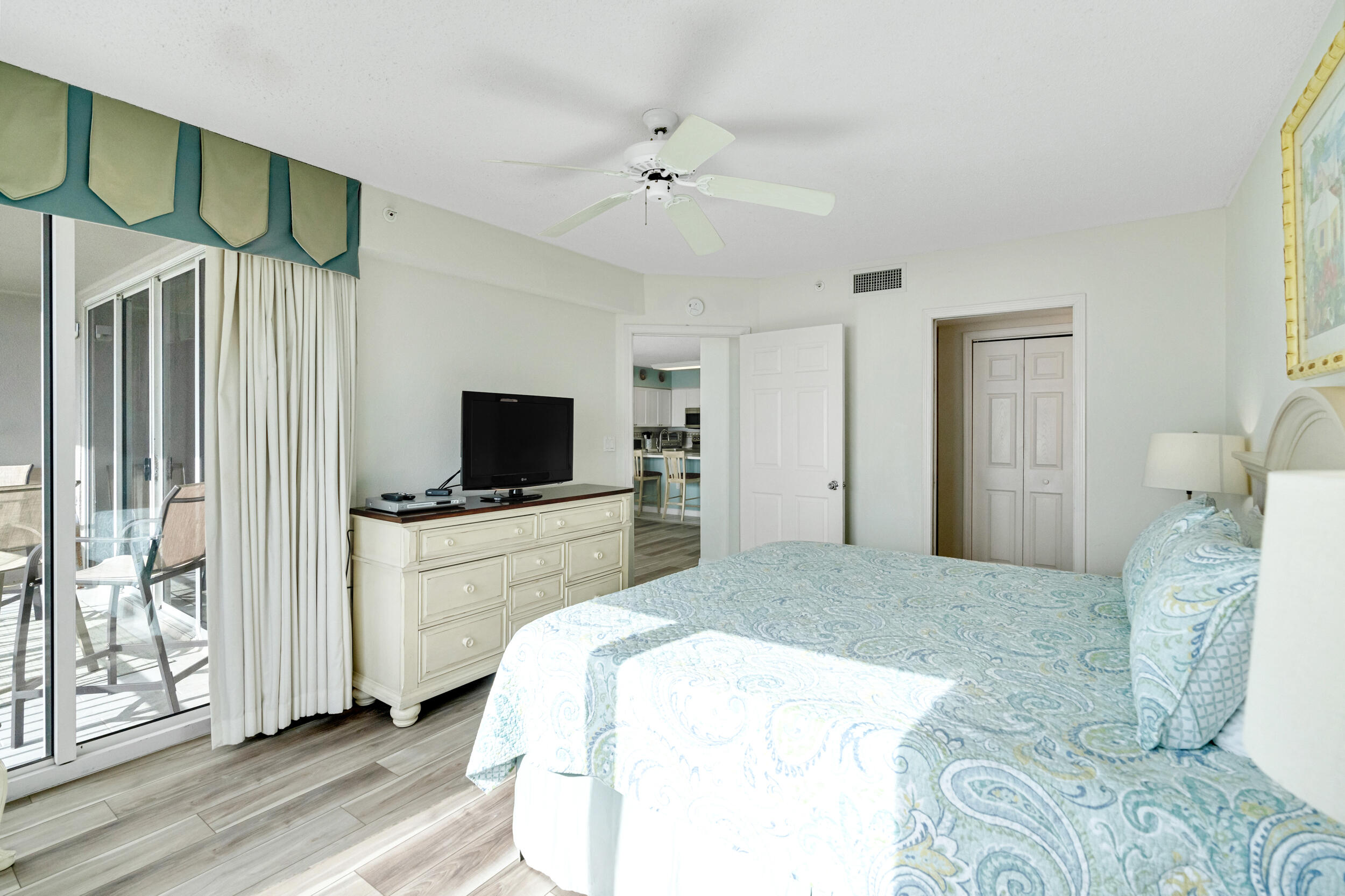 520 Santa Rosa Boulevard, 313