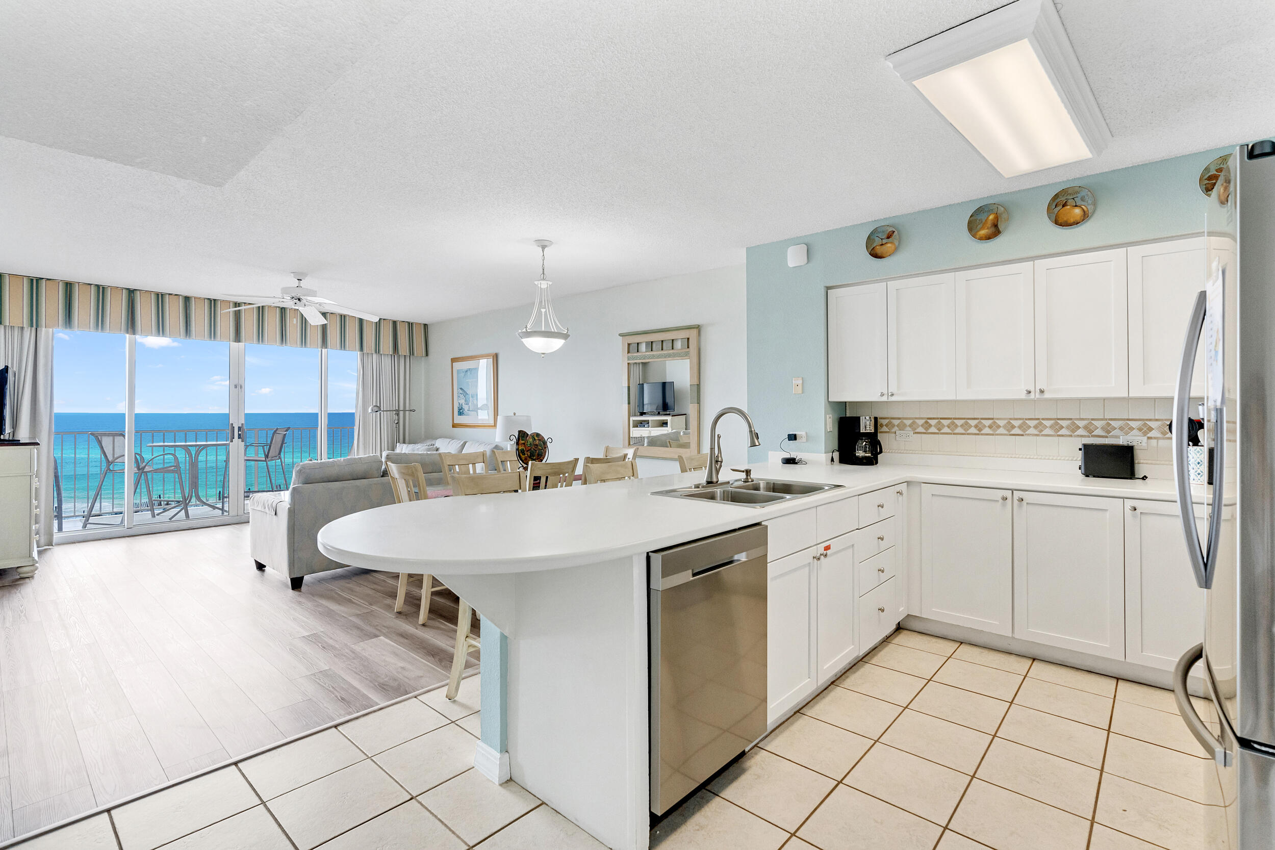 520 Santa Rosa Boulevard, 313
