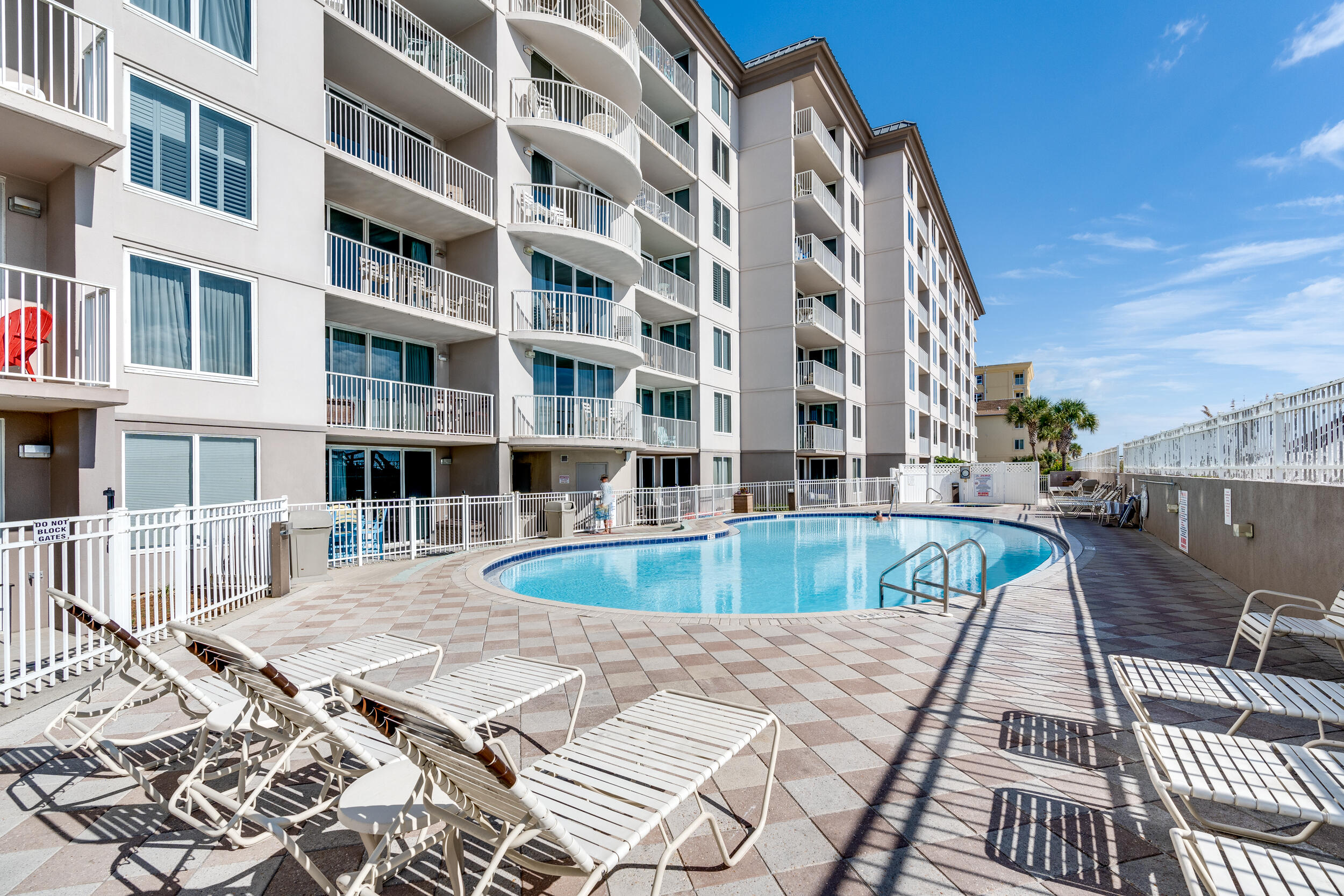 520 Santa Rosa Boulevard, 313