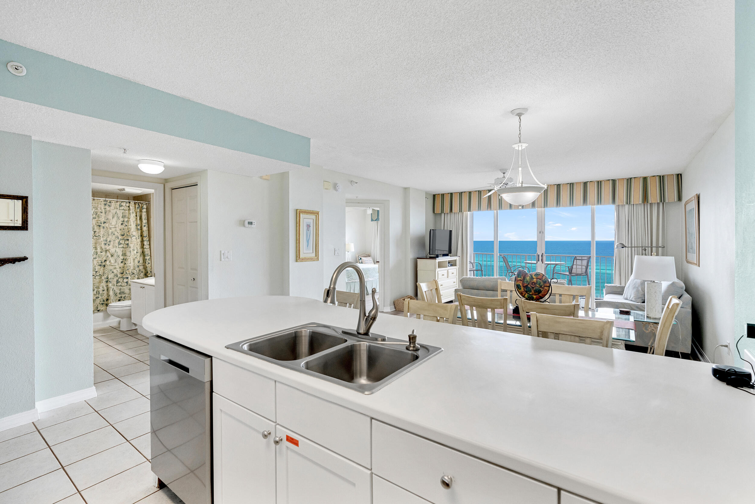 520 Santa Rosa Boulevard, 313