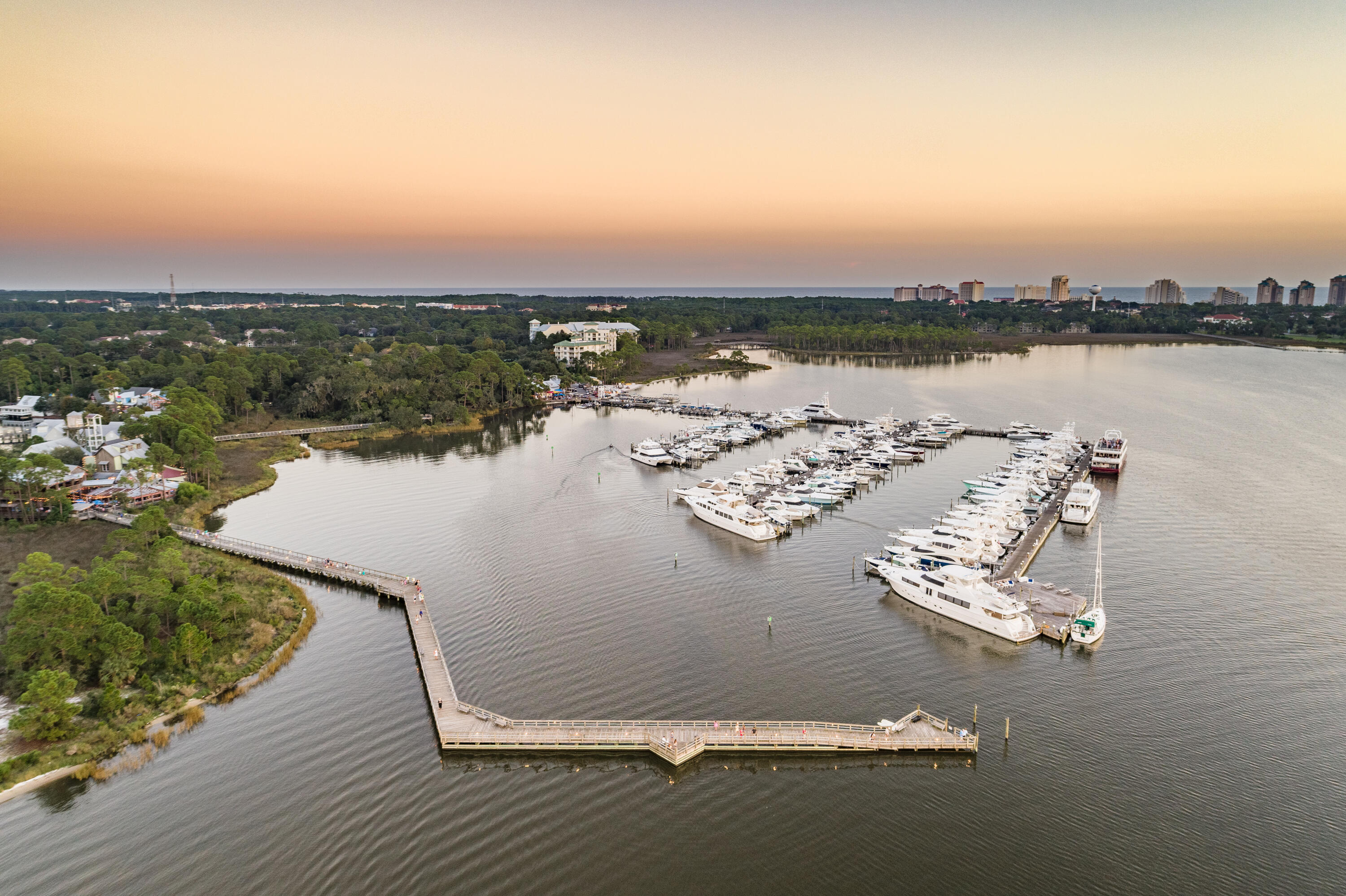 9300 Baytowne Wharf Boulevard, 328/330