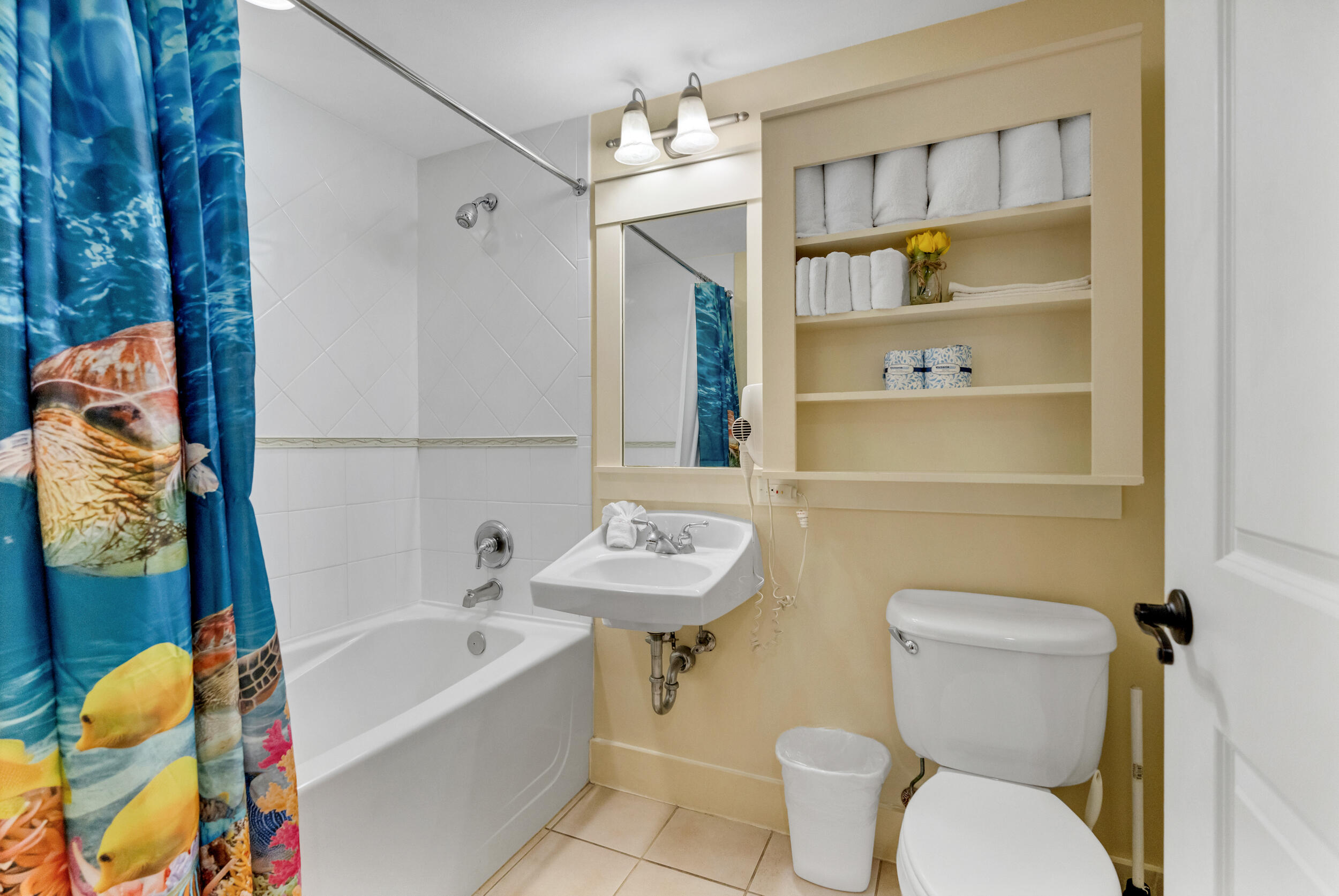 9300 Baytowne Wharf Boulevard, 328/330
