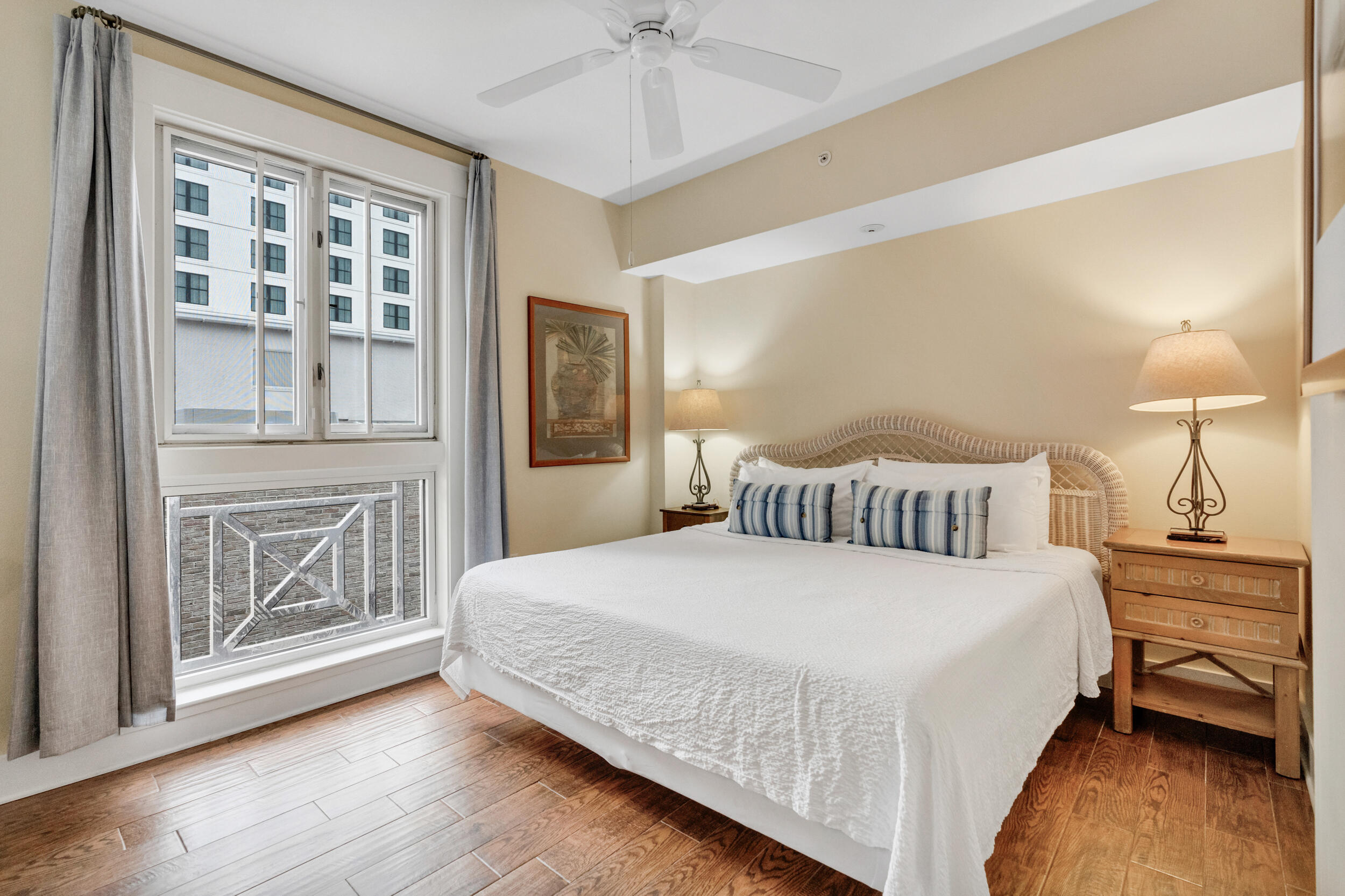 9300 Baytowne Wharf Boulevard, 328/330