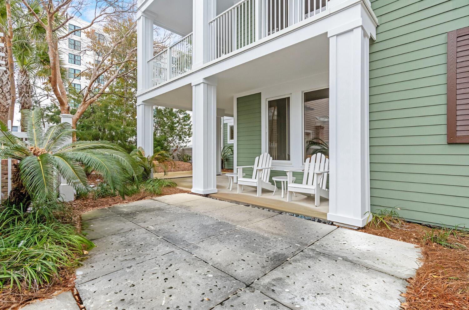 9300 Baytowne Wharf Boulevard, 328/330