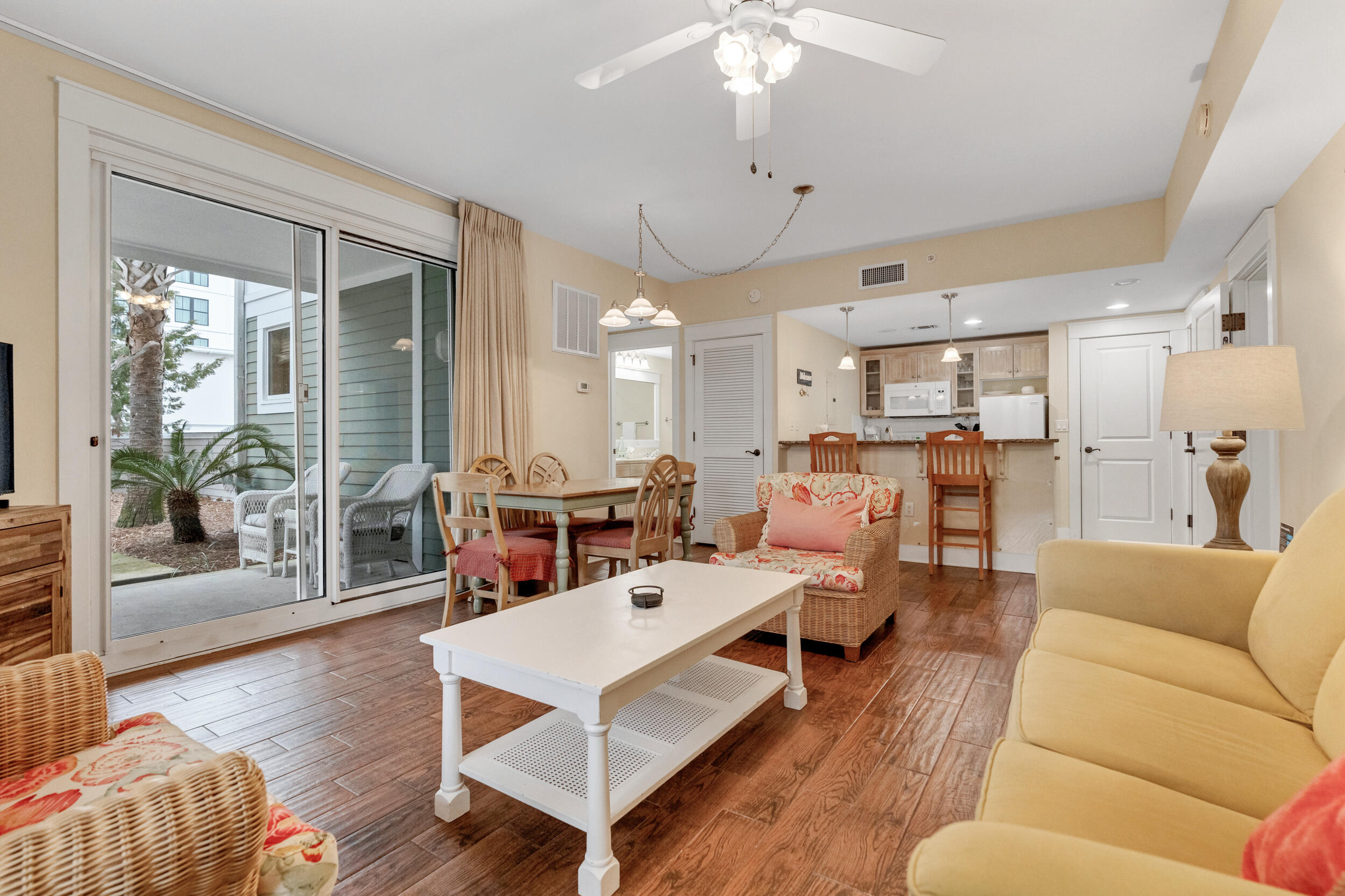 9300 Baytowne Wharf Boulevard, 328/330