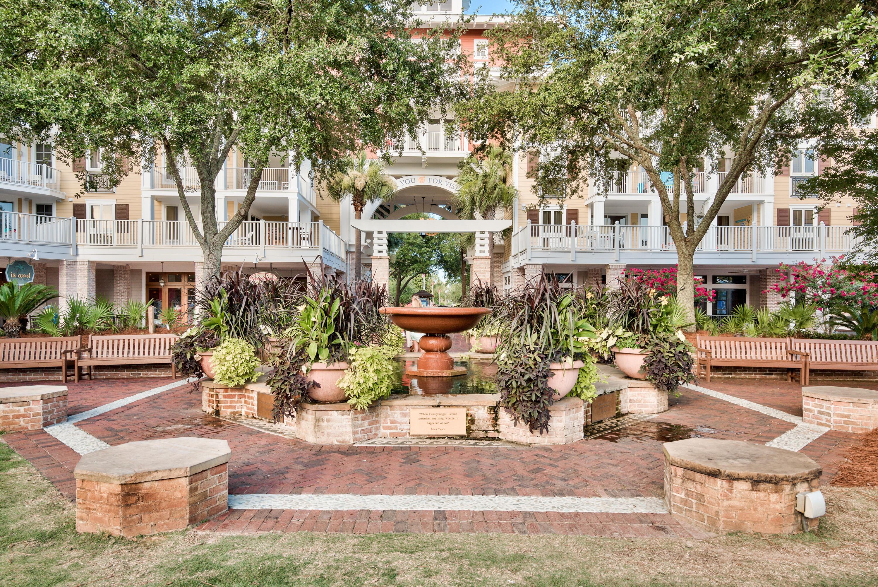 9300 Baytowne Wharf Boulevard, 328/330