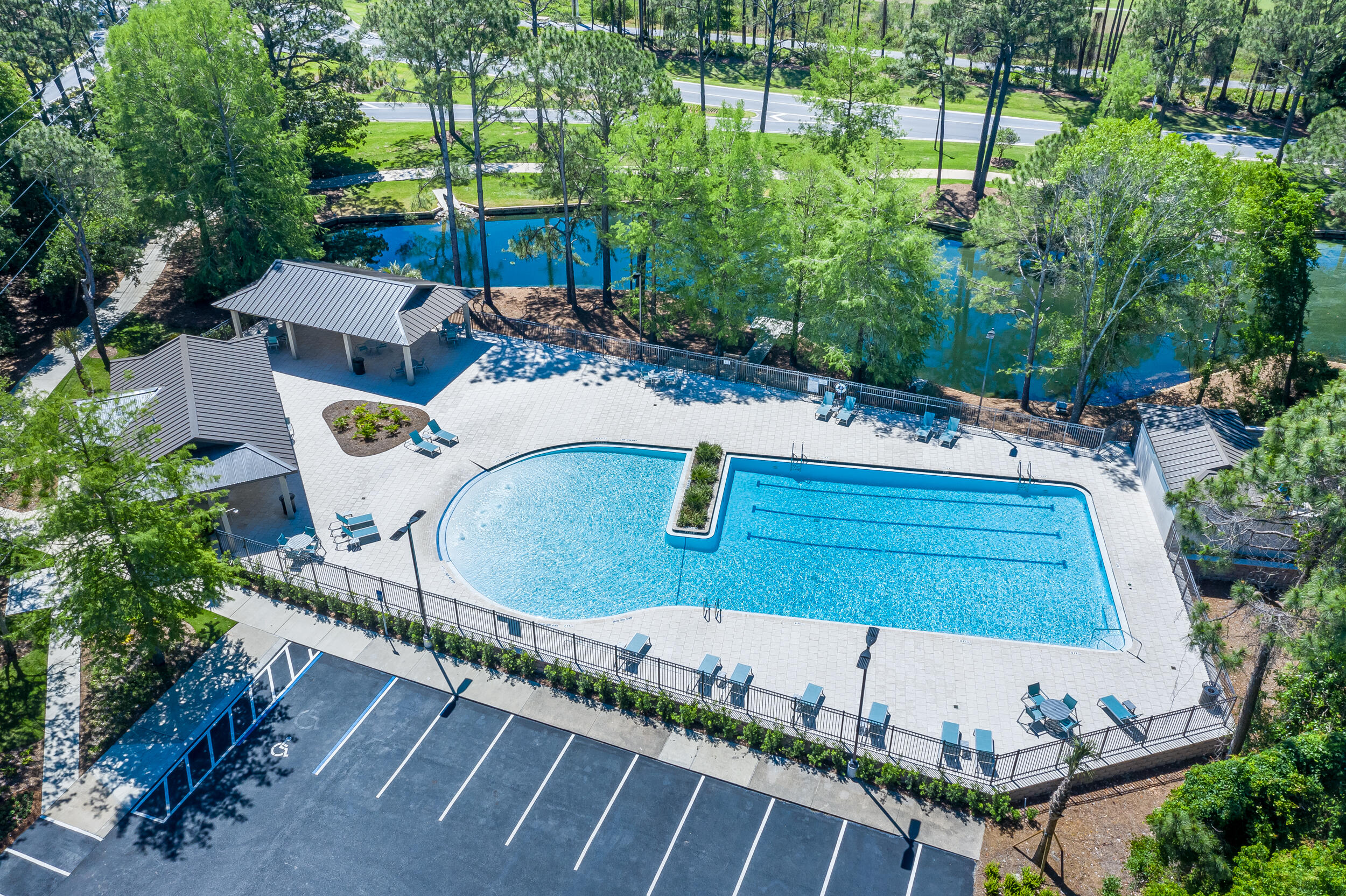 9300 Baytowne Wharf Boulevard, 328/330