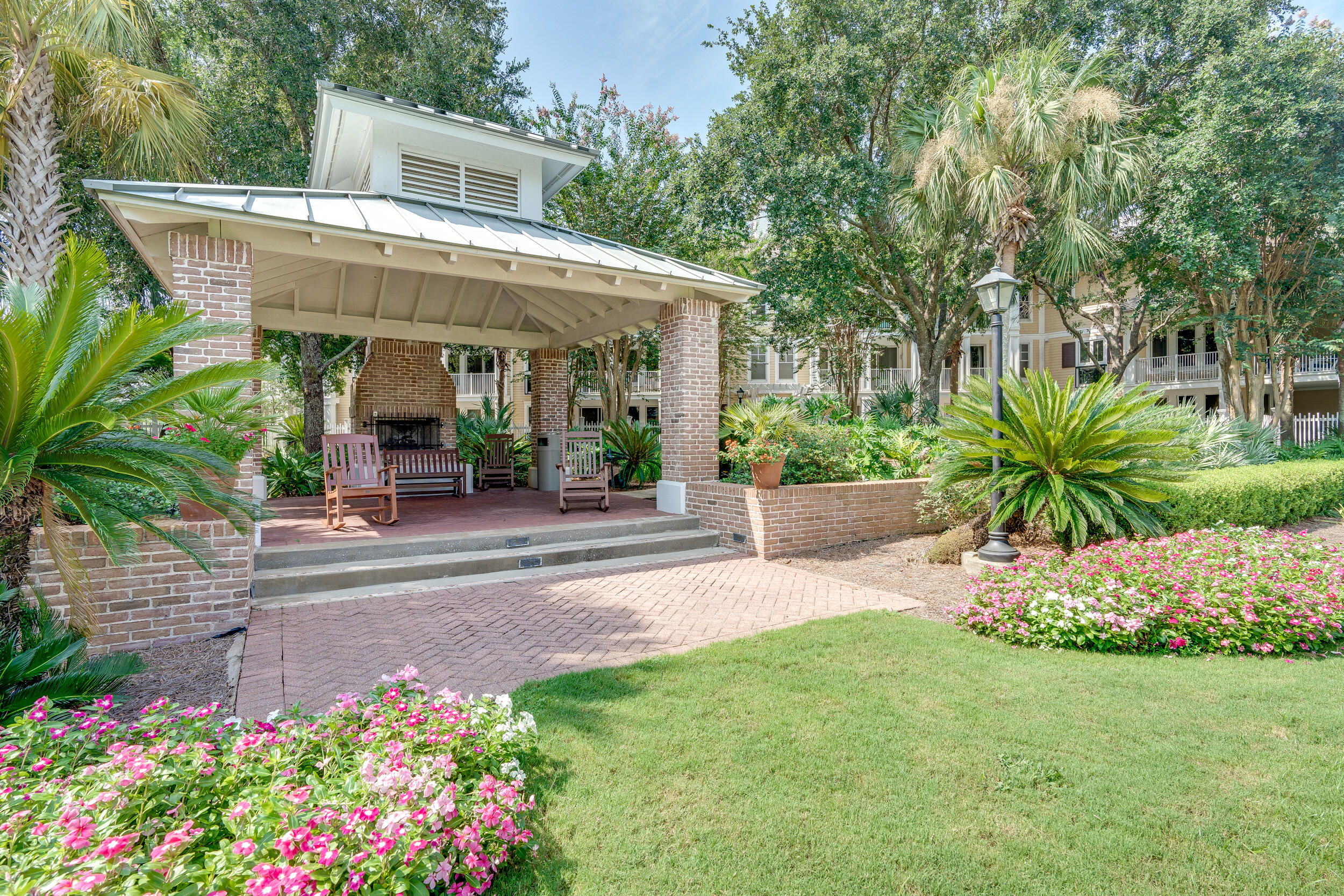 9300 Baytowne Wharf Boulevard, 328/330