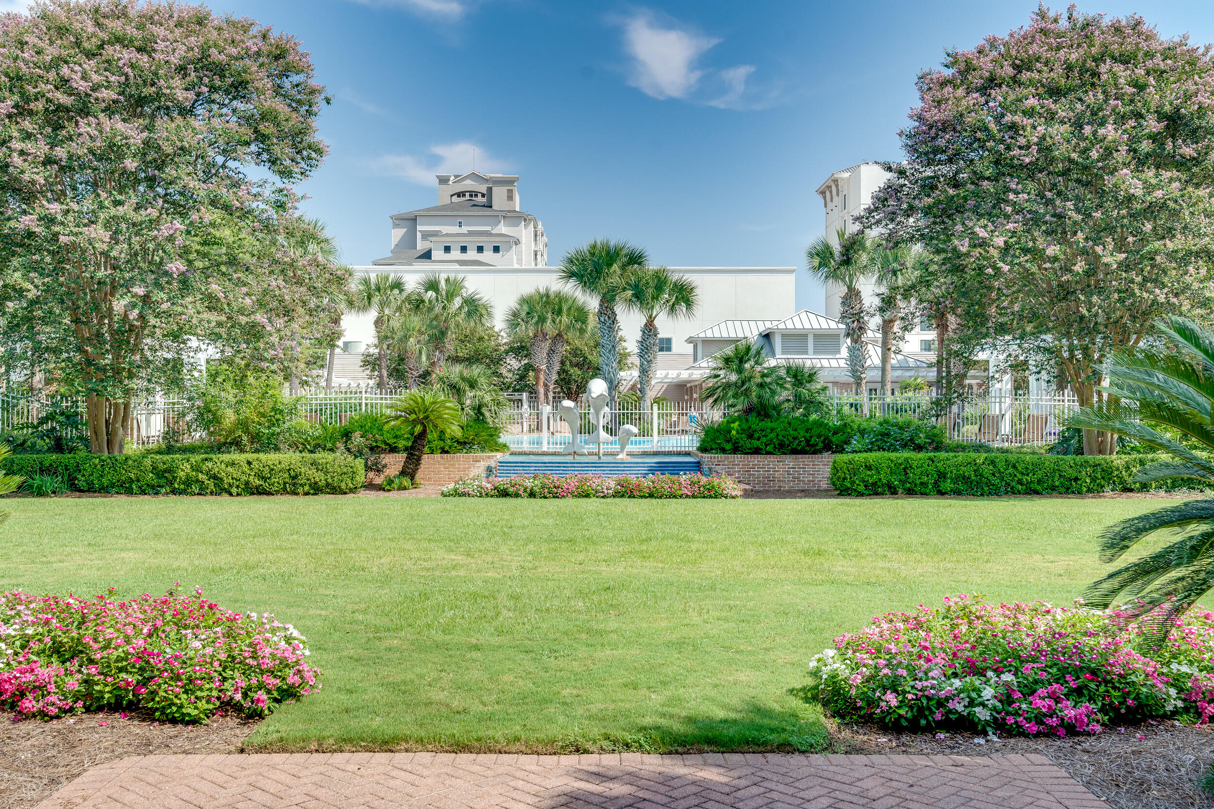 9300 Baytowne Wharf Boulevard, 328/330