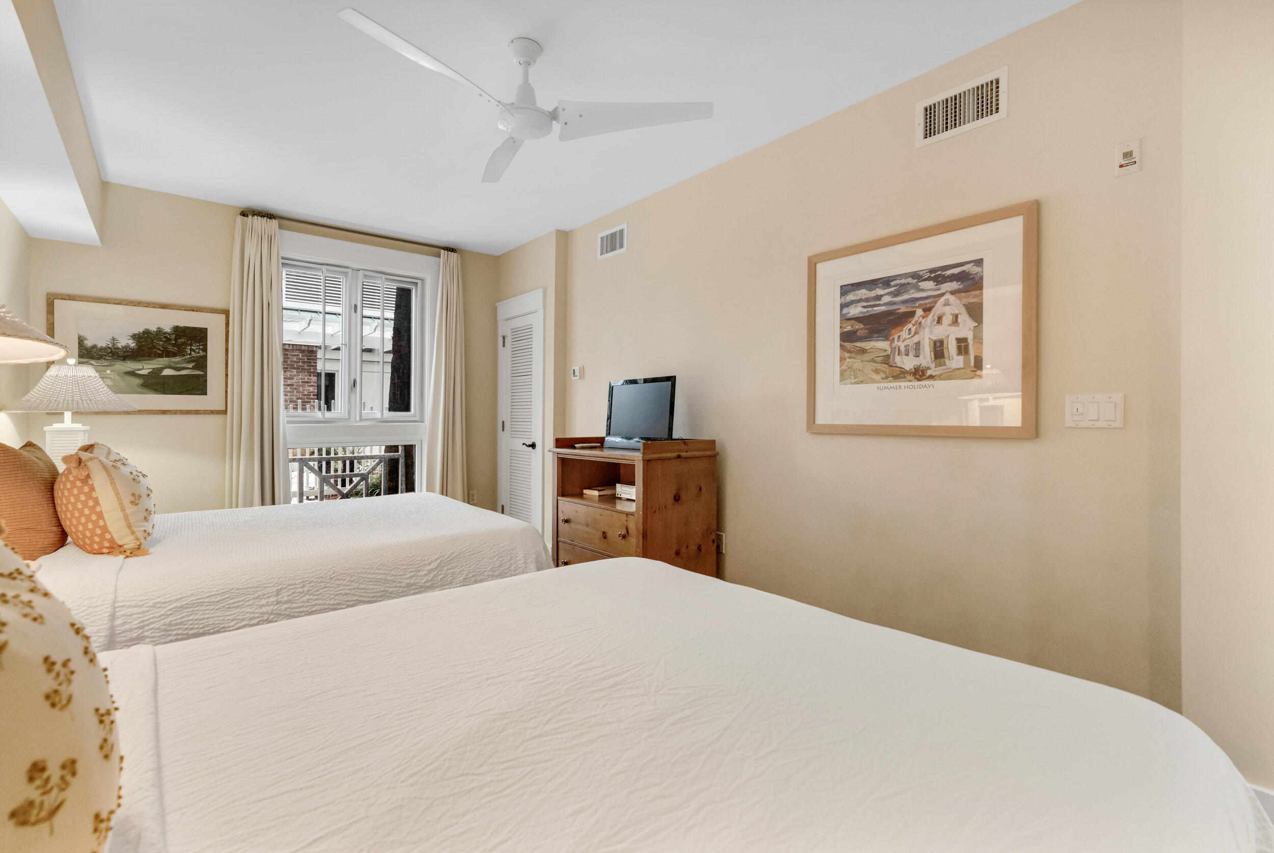 9300 Baytowne Wharf Boulevard, 328/330