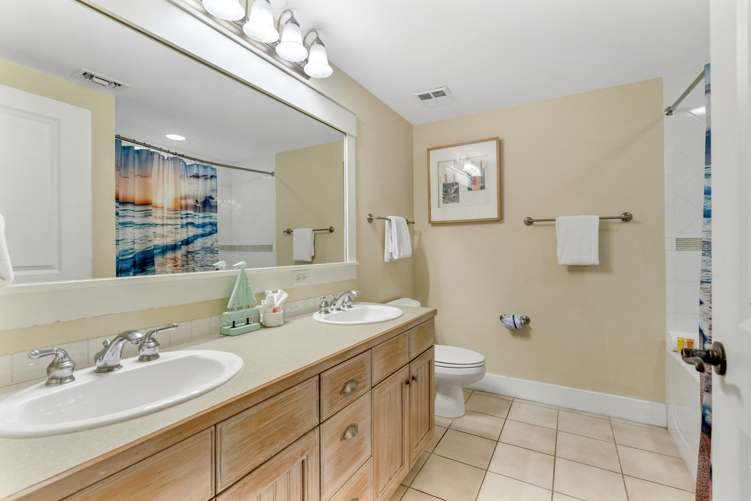 9300 Baytowne Wharf Boulevard, 328/330