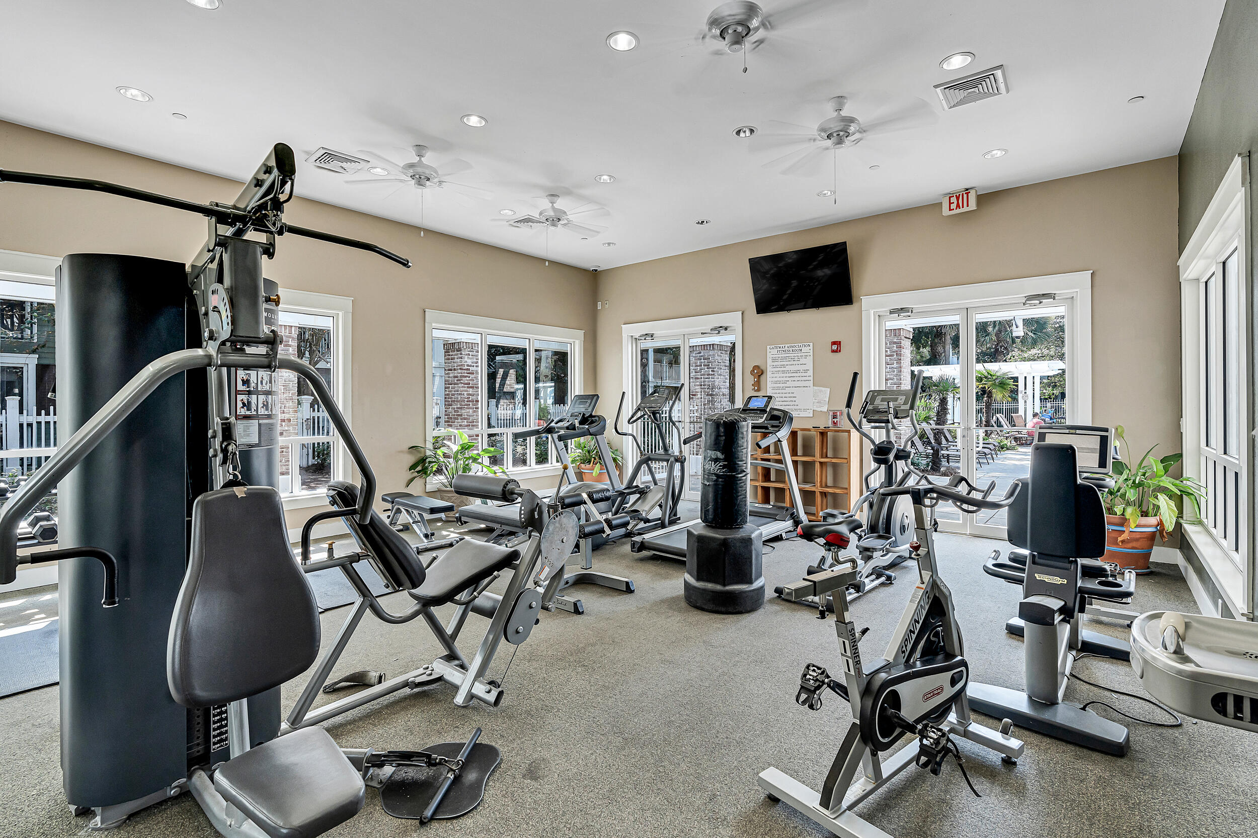 9300 Baytowne Wharf Boulevard, 328/330