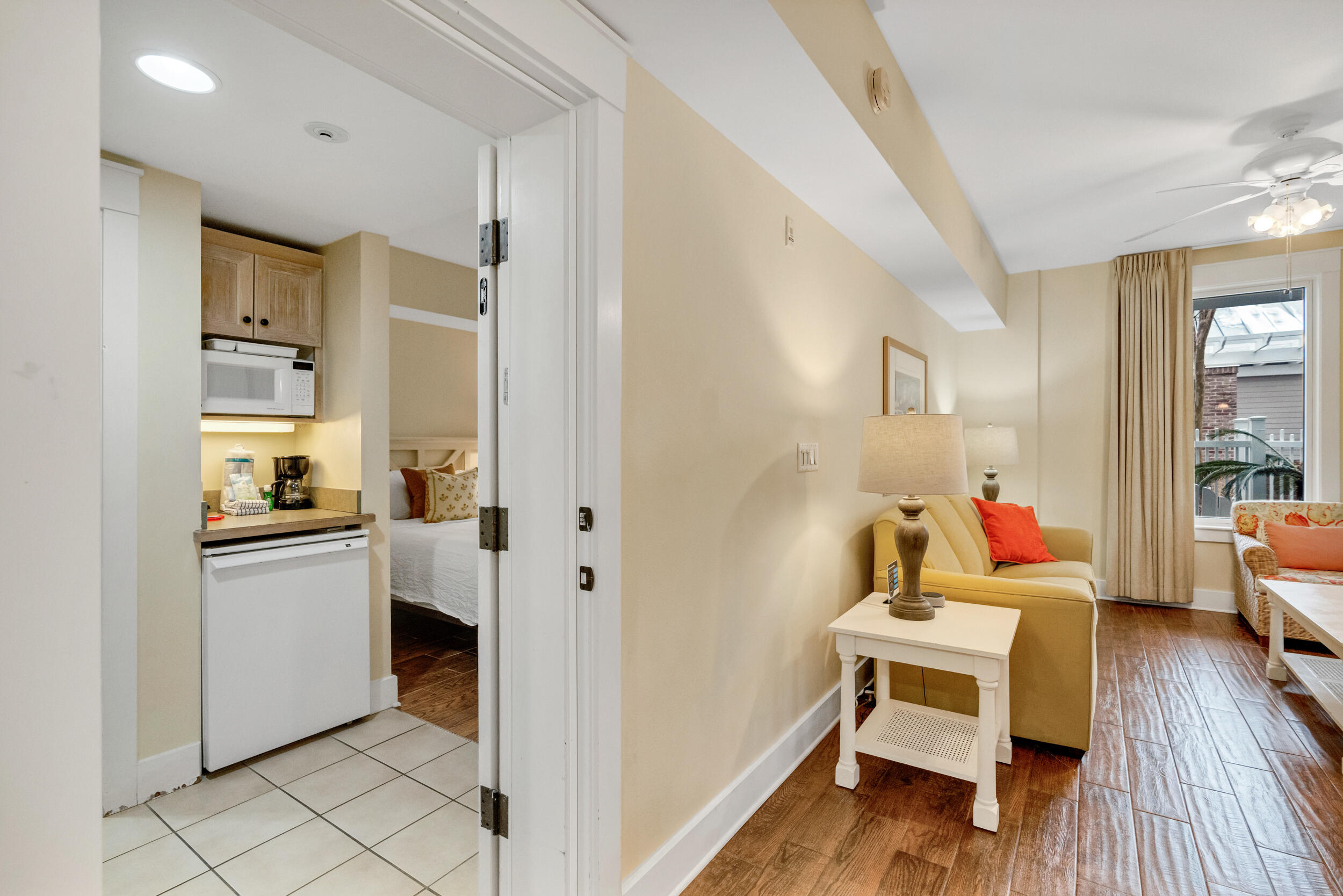 9300 Baytowne Wharf Boulevard, 328/330