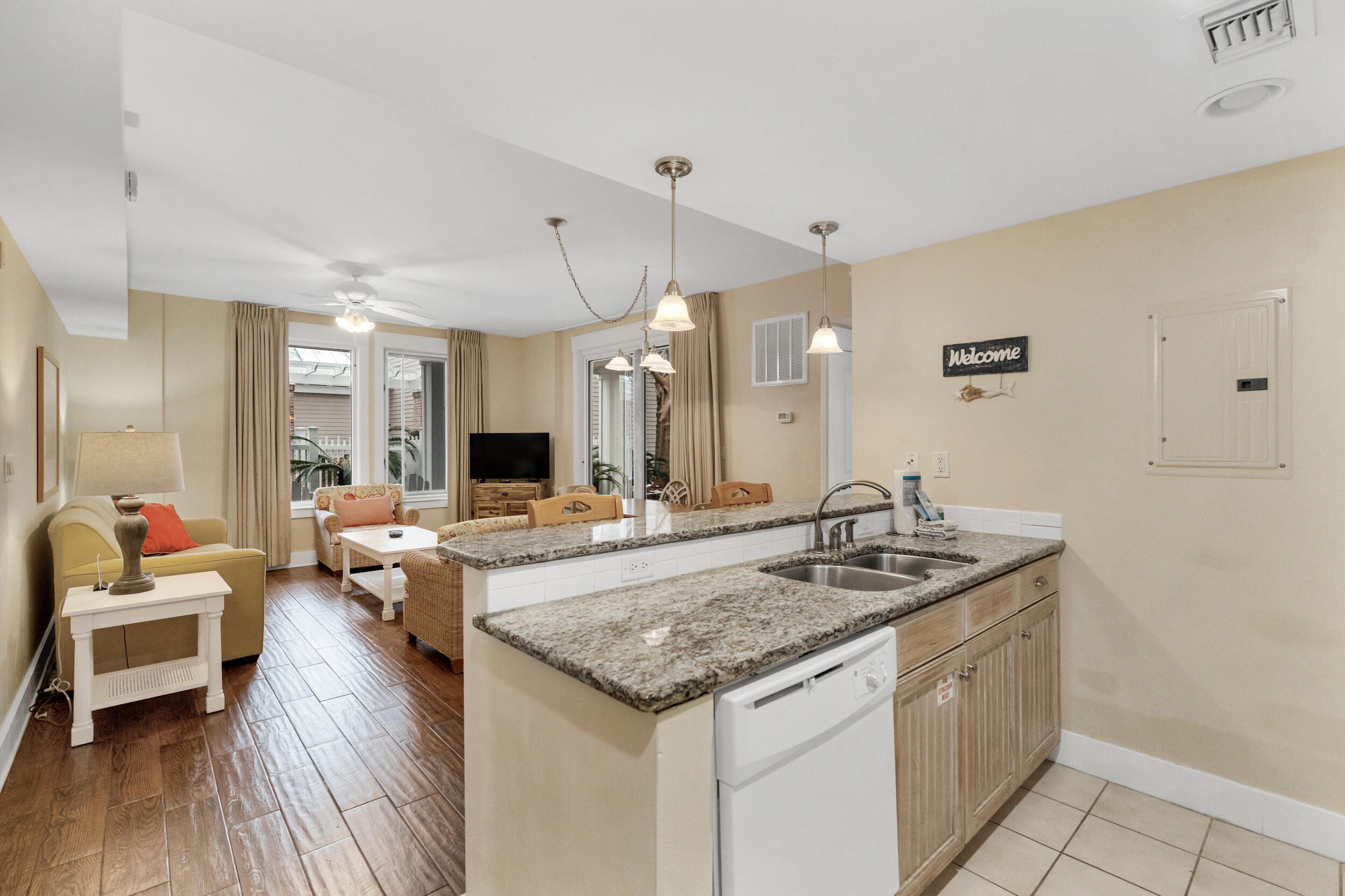 9300 Baytowne Wharf Boulevard, 328/330