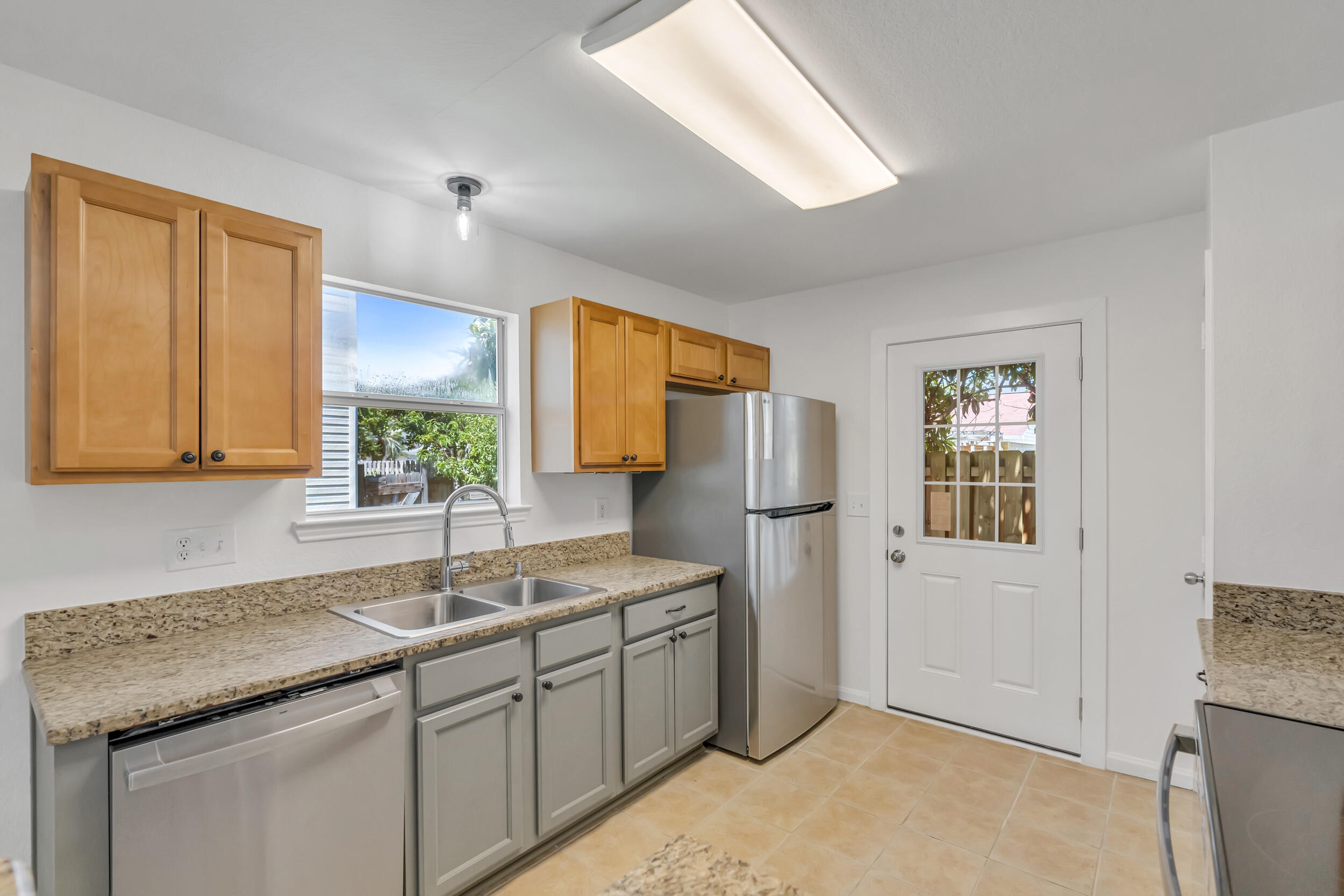 1014 Airport Road, 163