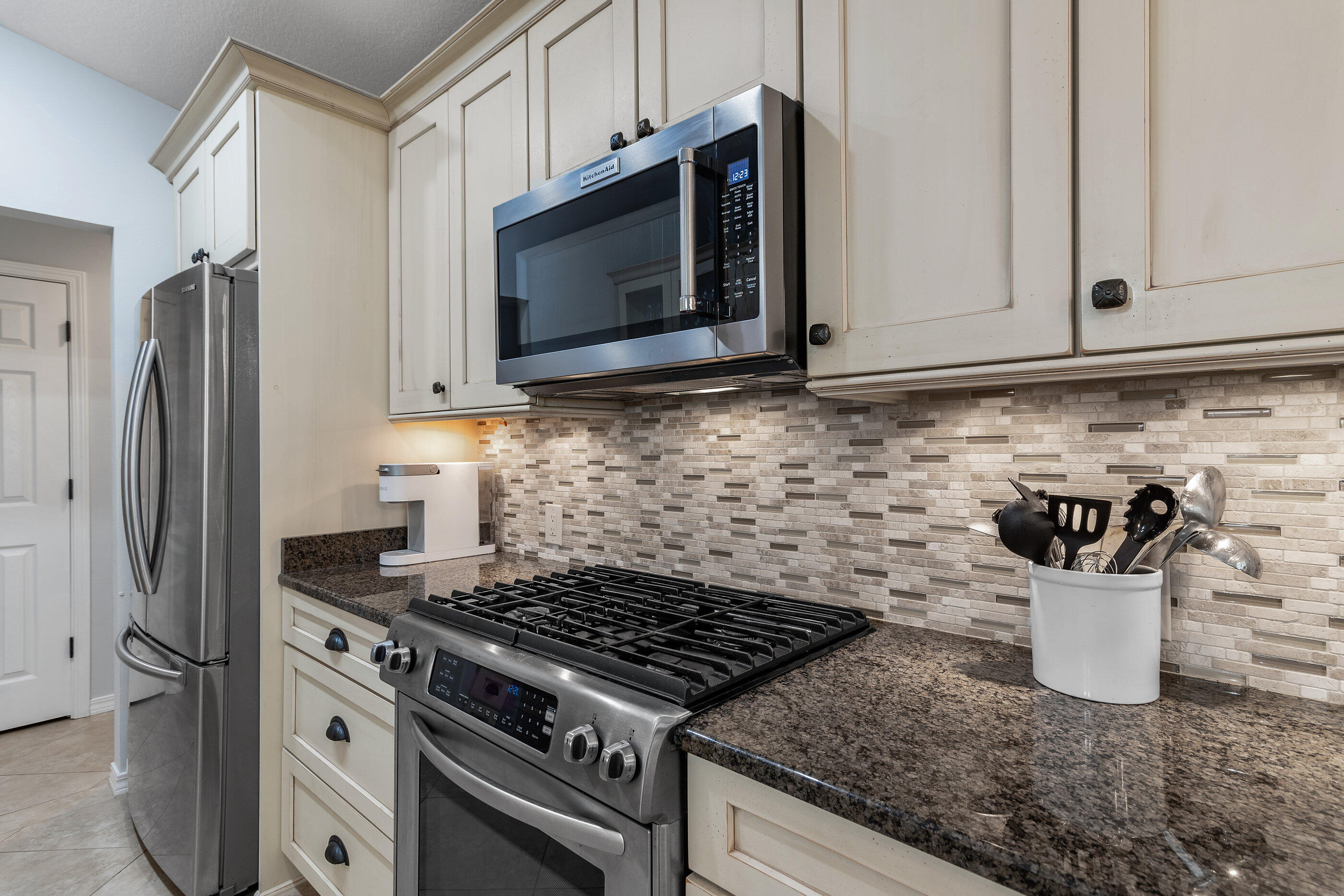 4661 Windstarr Drive