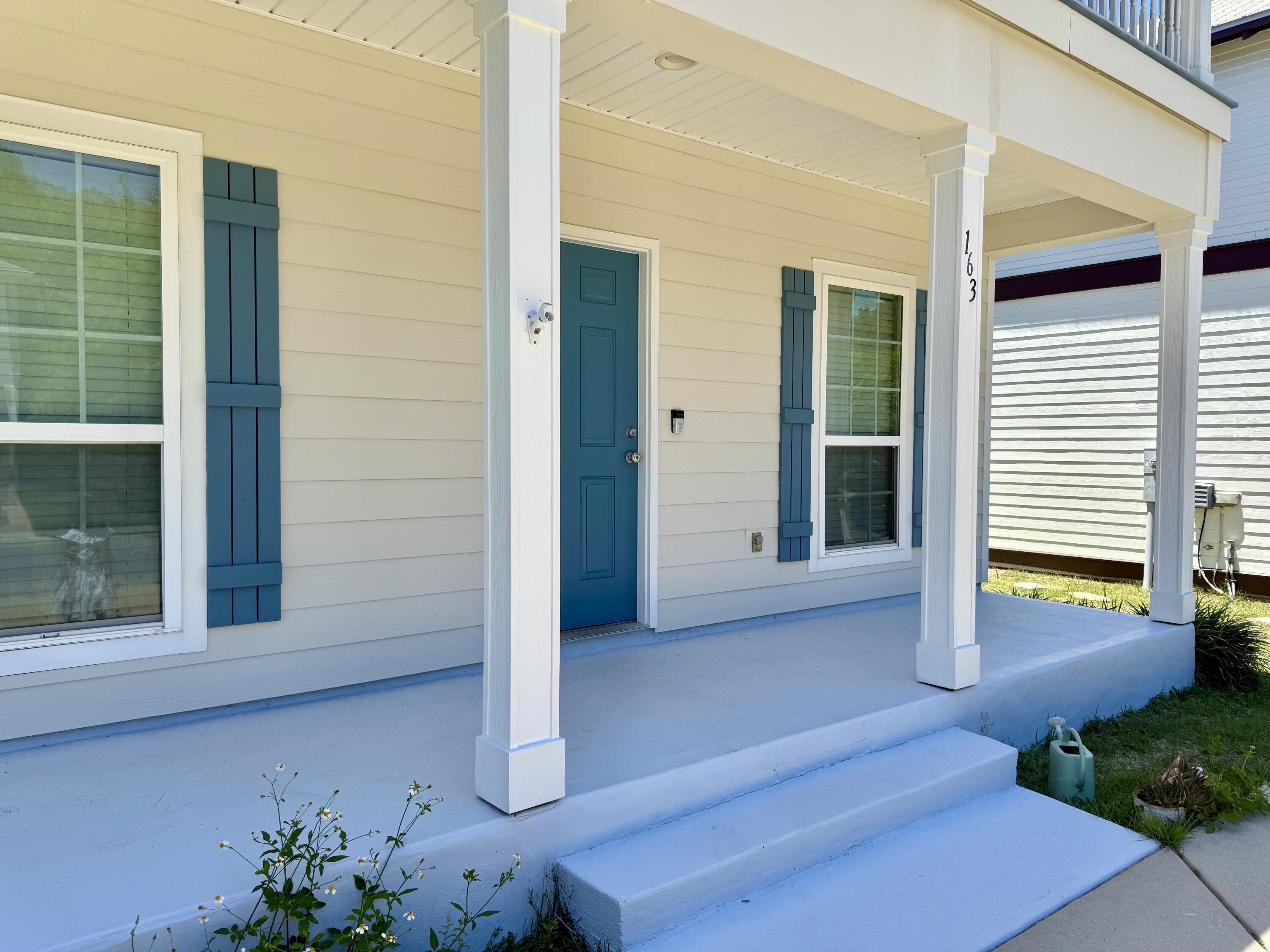 163 Mosaic Oaks Circle