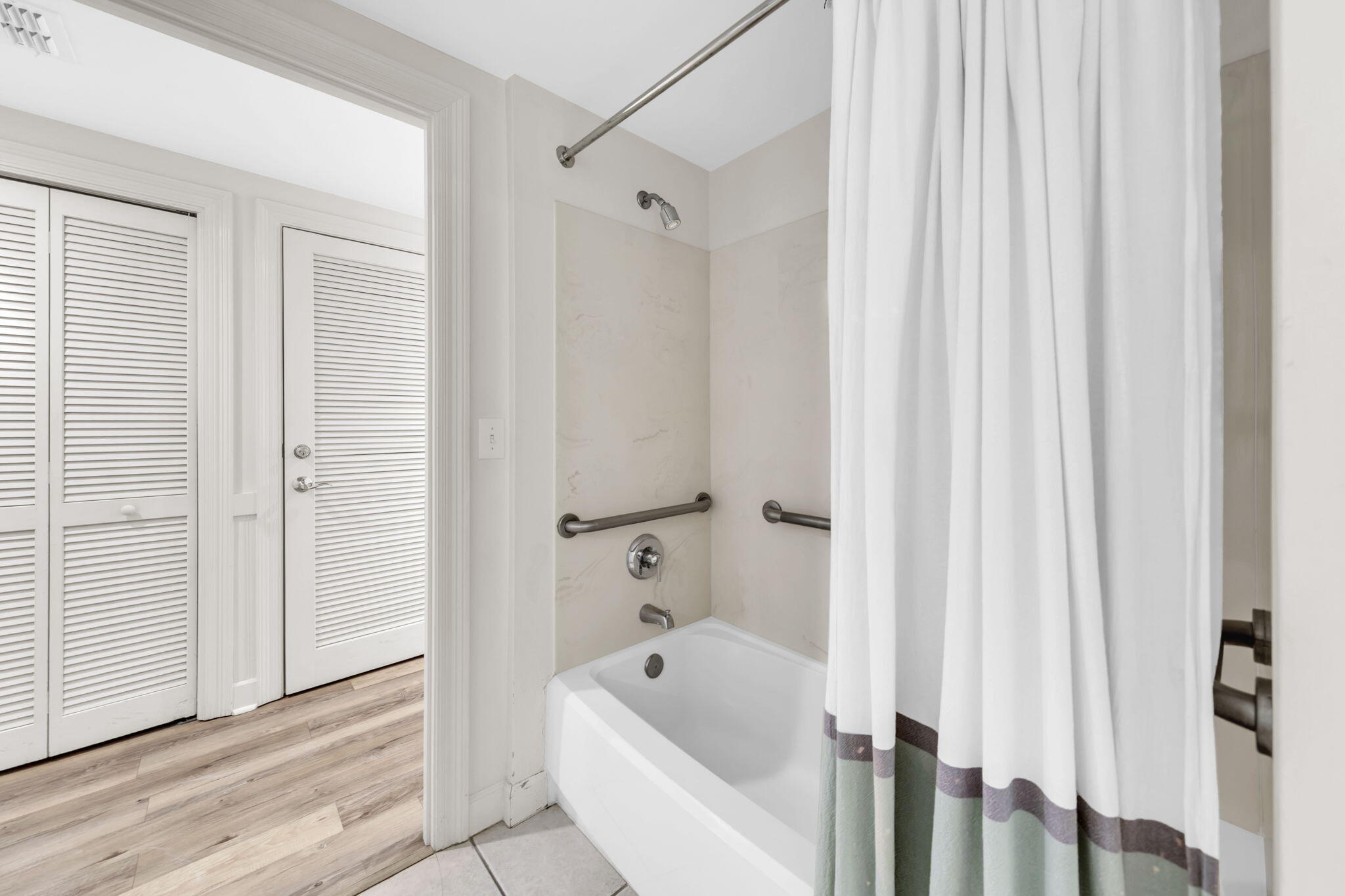 1751 E Scenic Hwy 98 1007