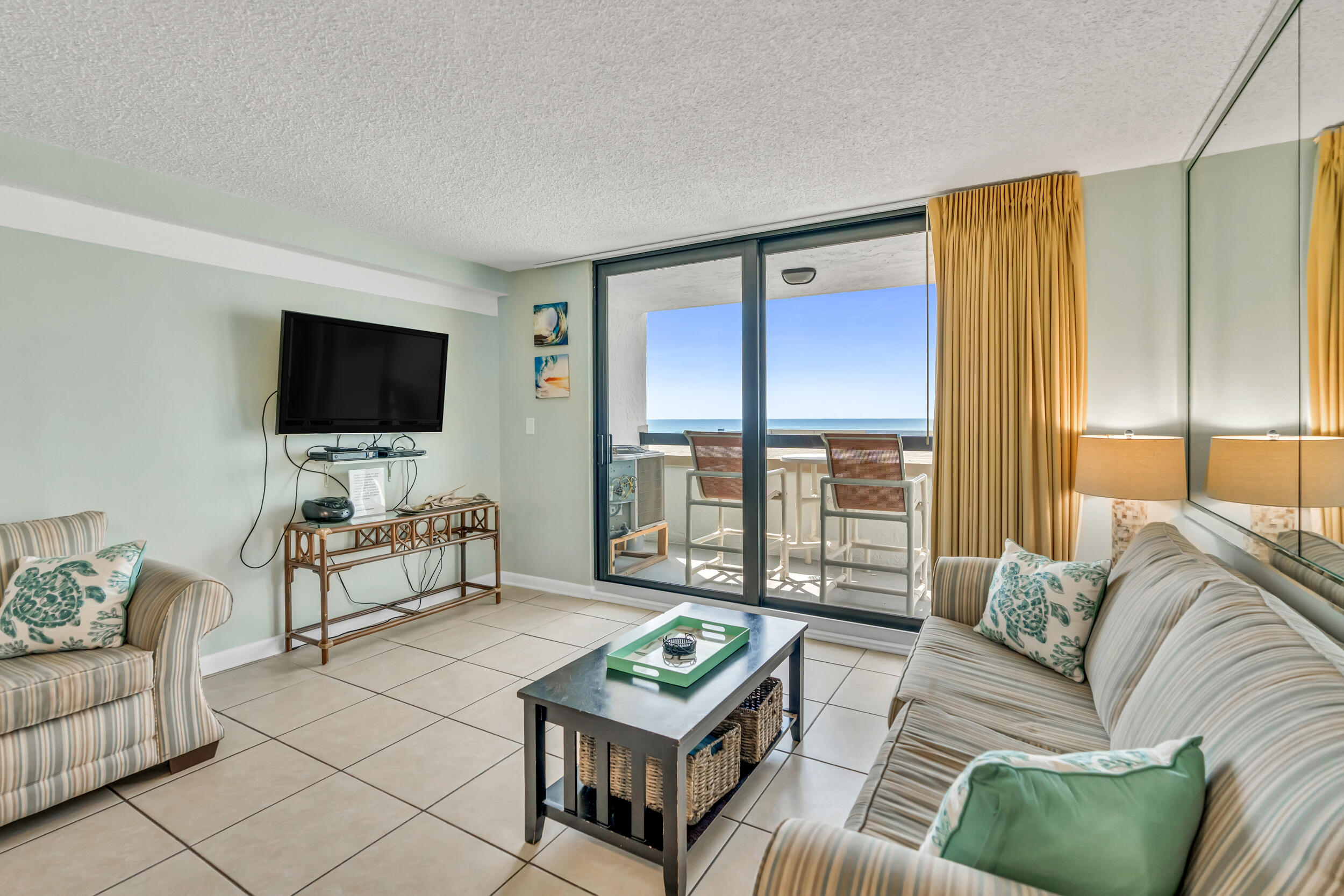 1040 Highway 98, 208
