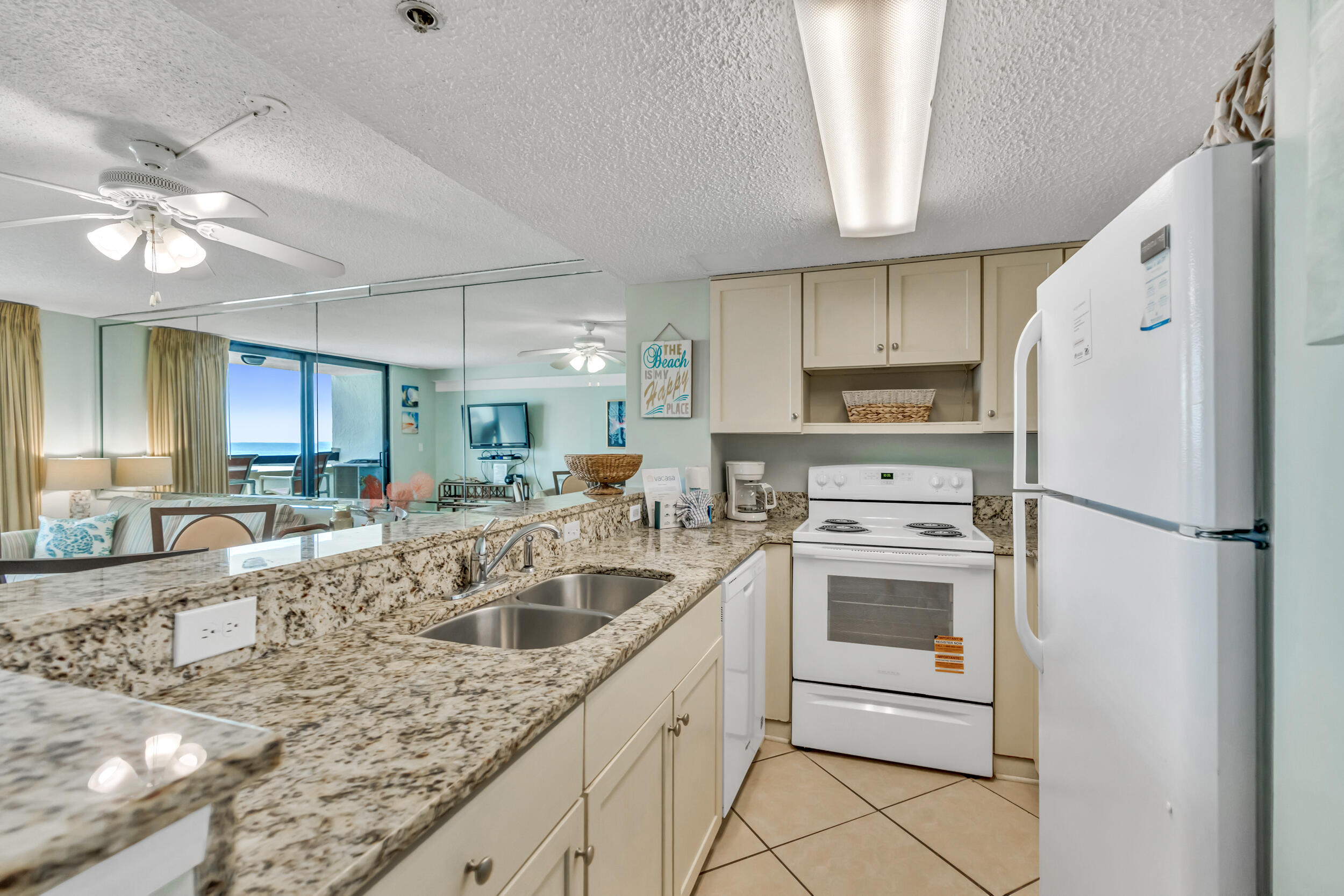 1040 Highway 98, 208