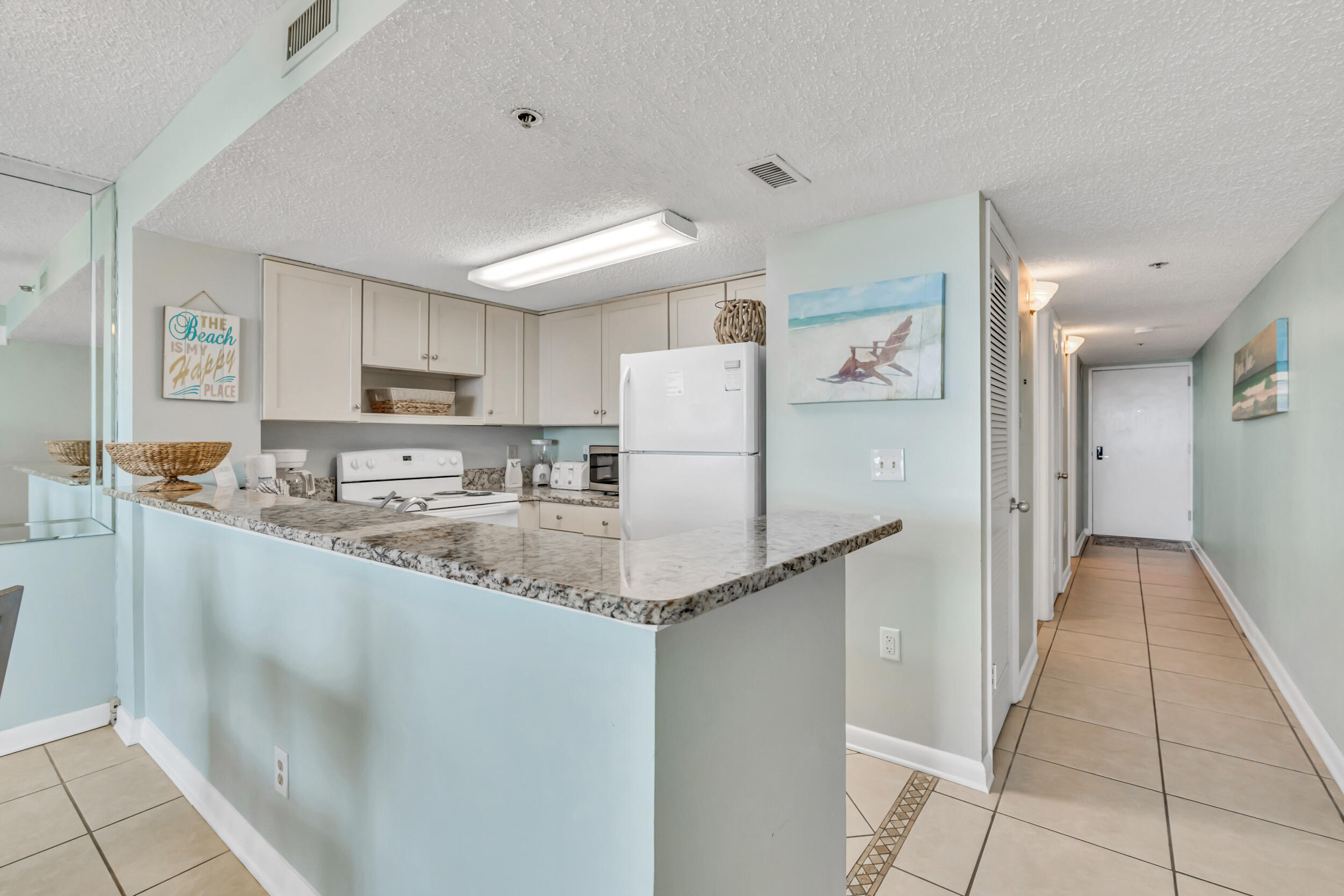 1040 Highway 98, 208