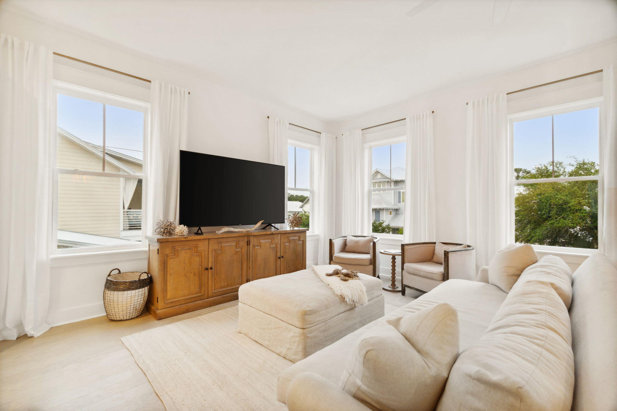 7 N Grande Pointe Drive