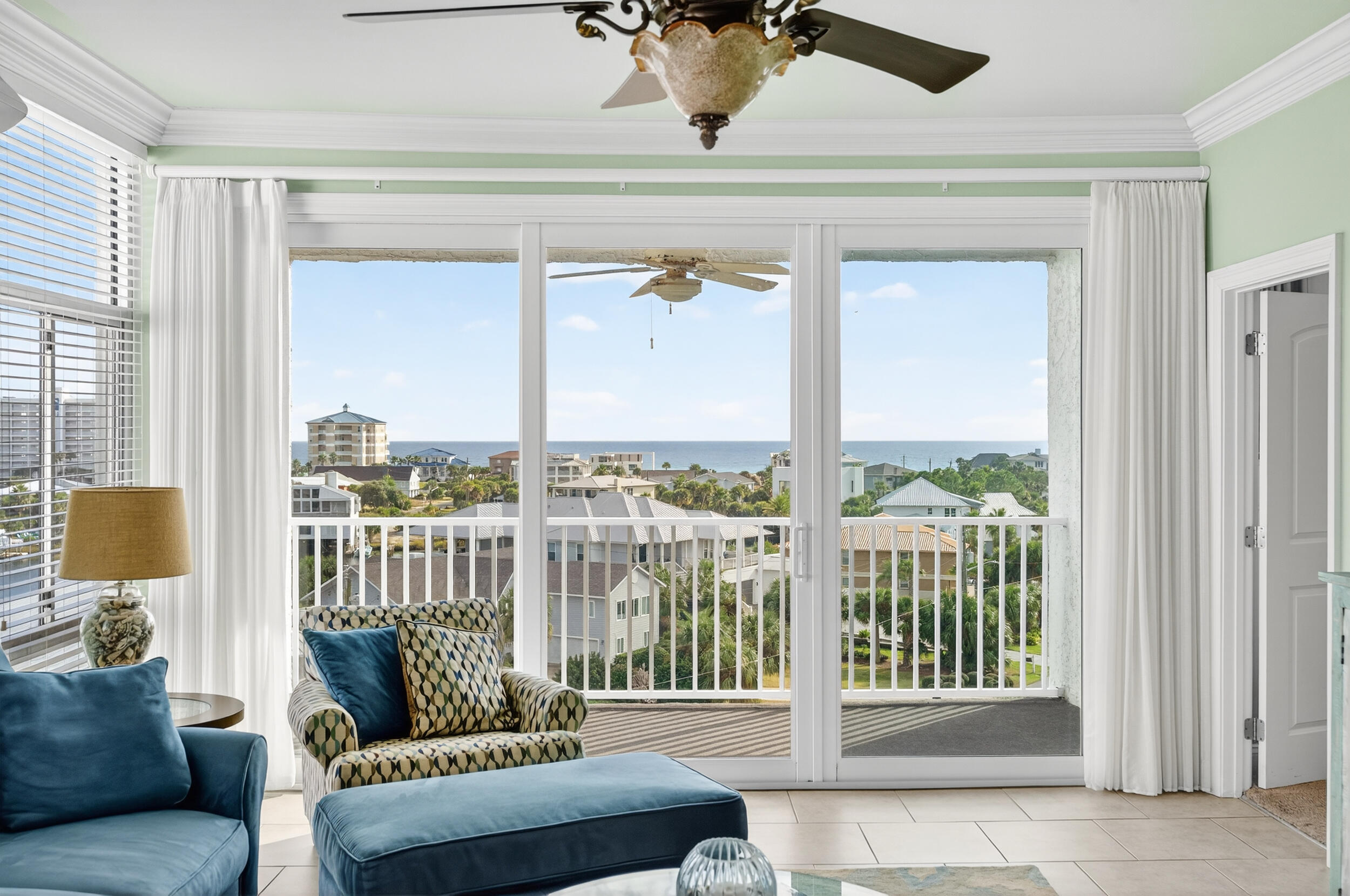 30 Moreno Point Road, 702A