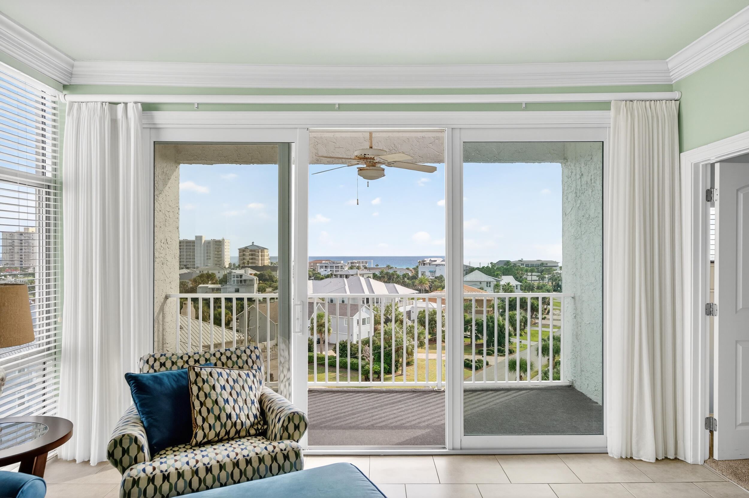 30 Moreno Point Road, 702A