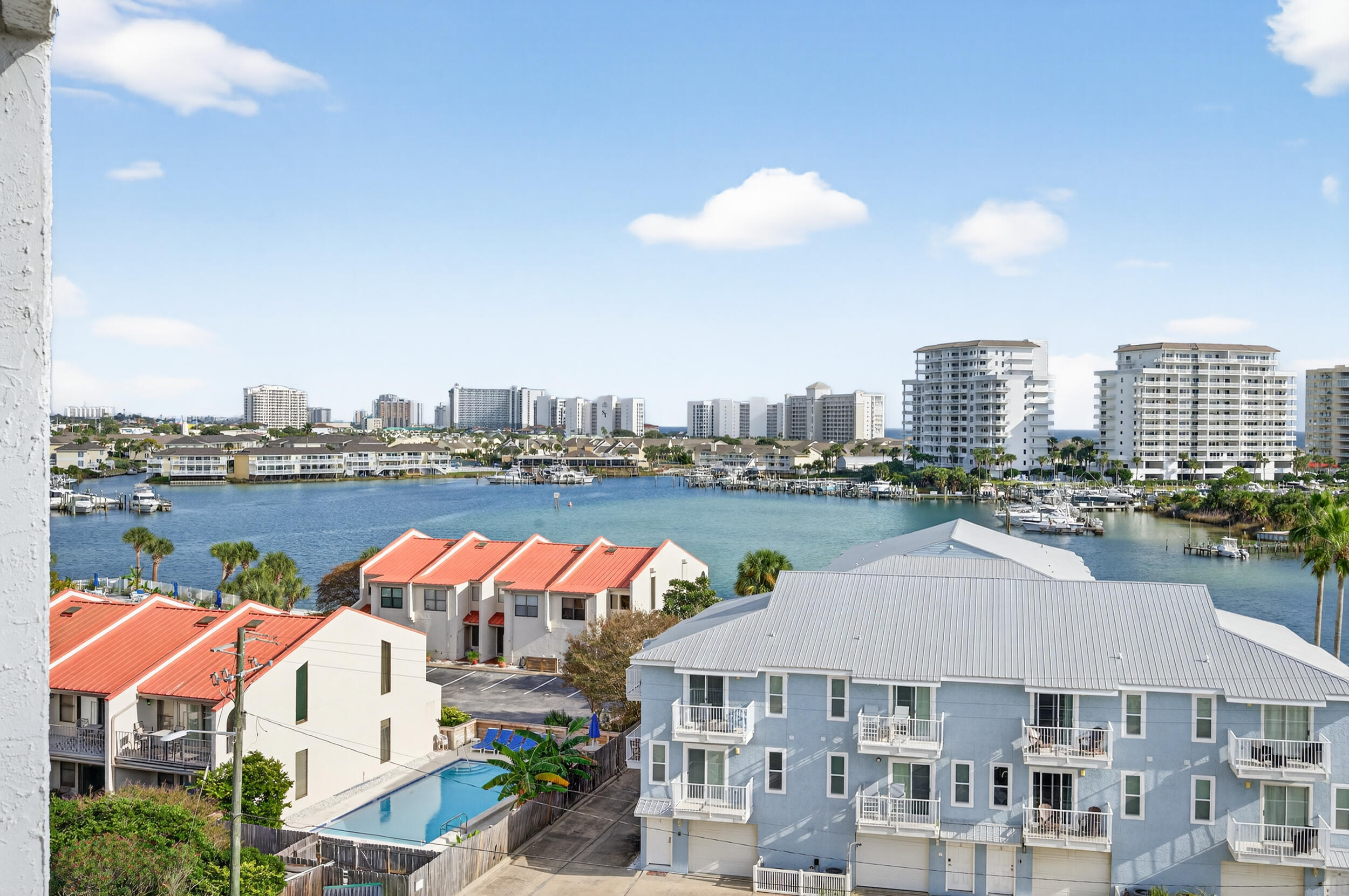 30 Moreno Point Road, 702A