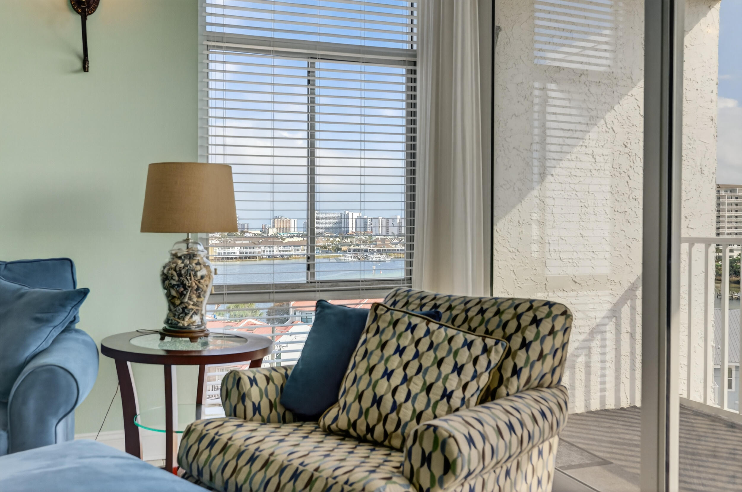 30 Moreno Point Road, 702A