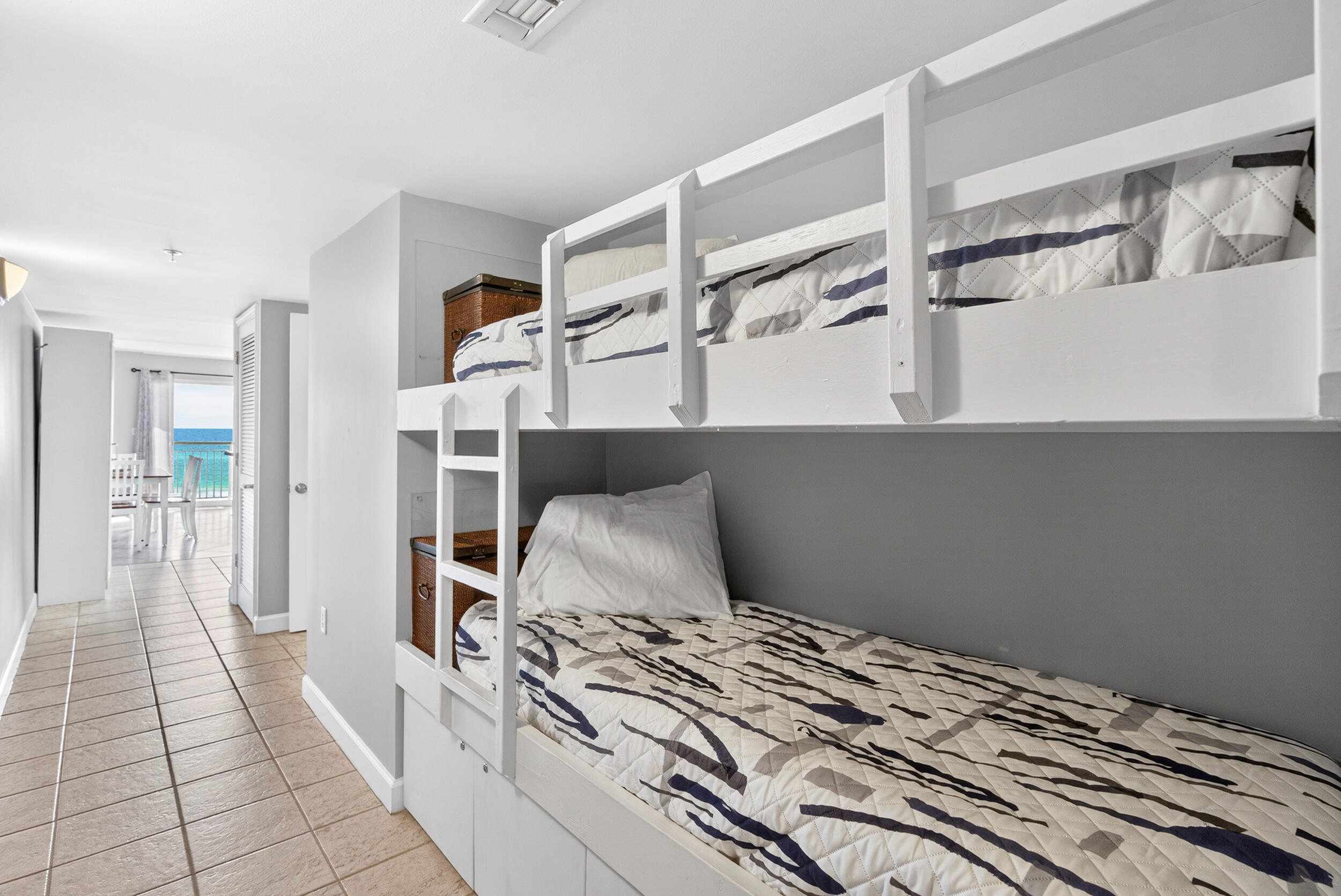 866 Santa Rosa Boulevard 317