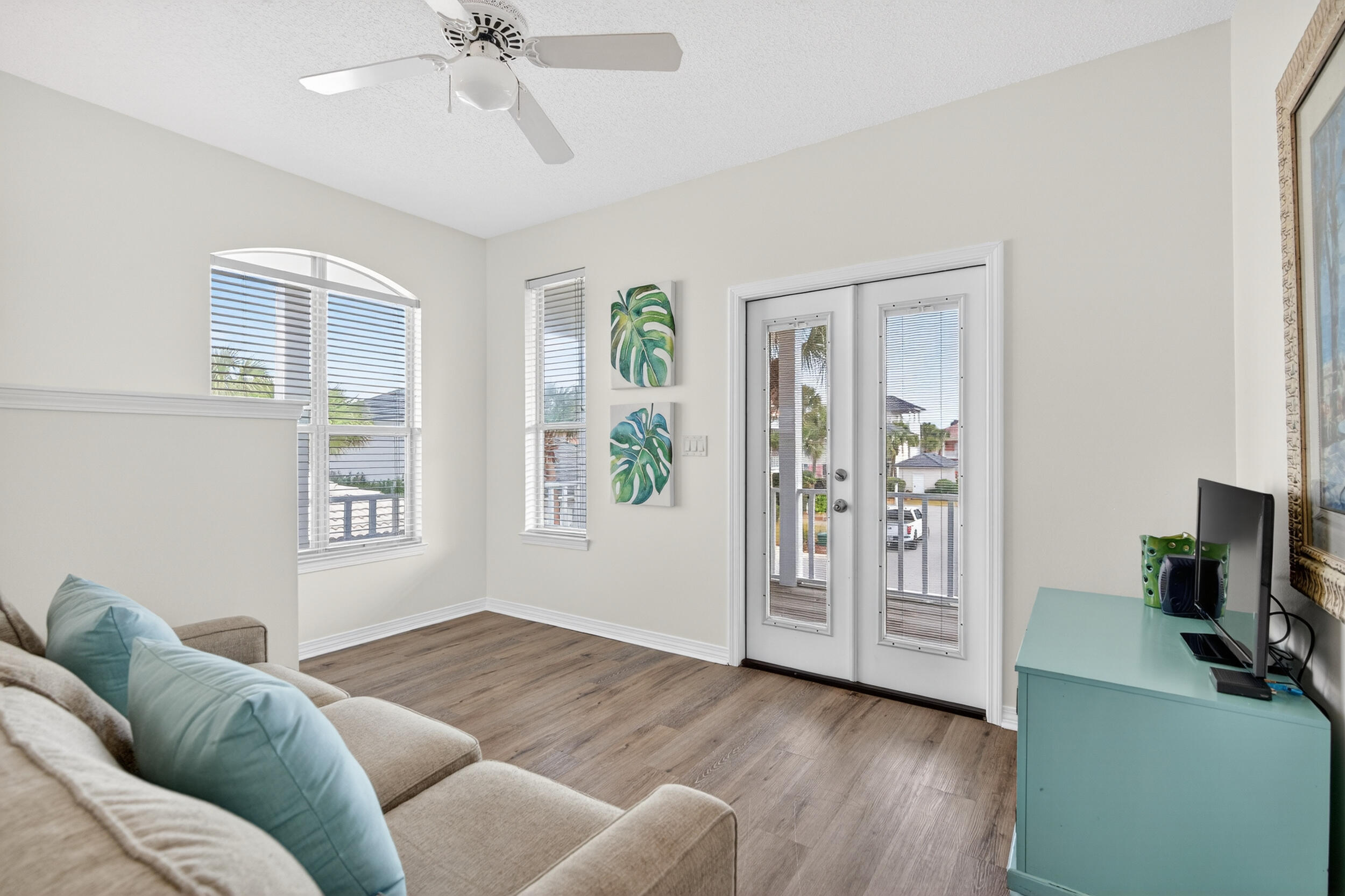 21 Jade Cove