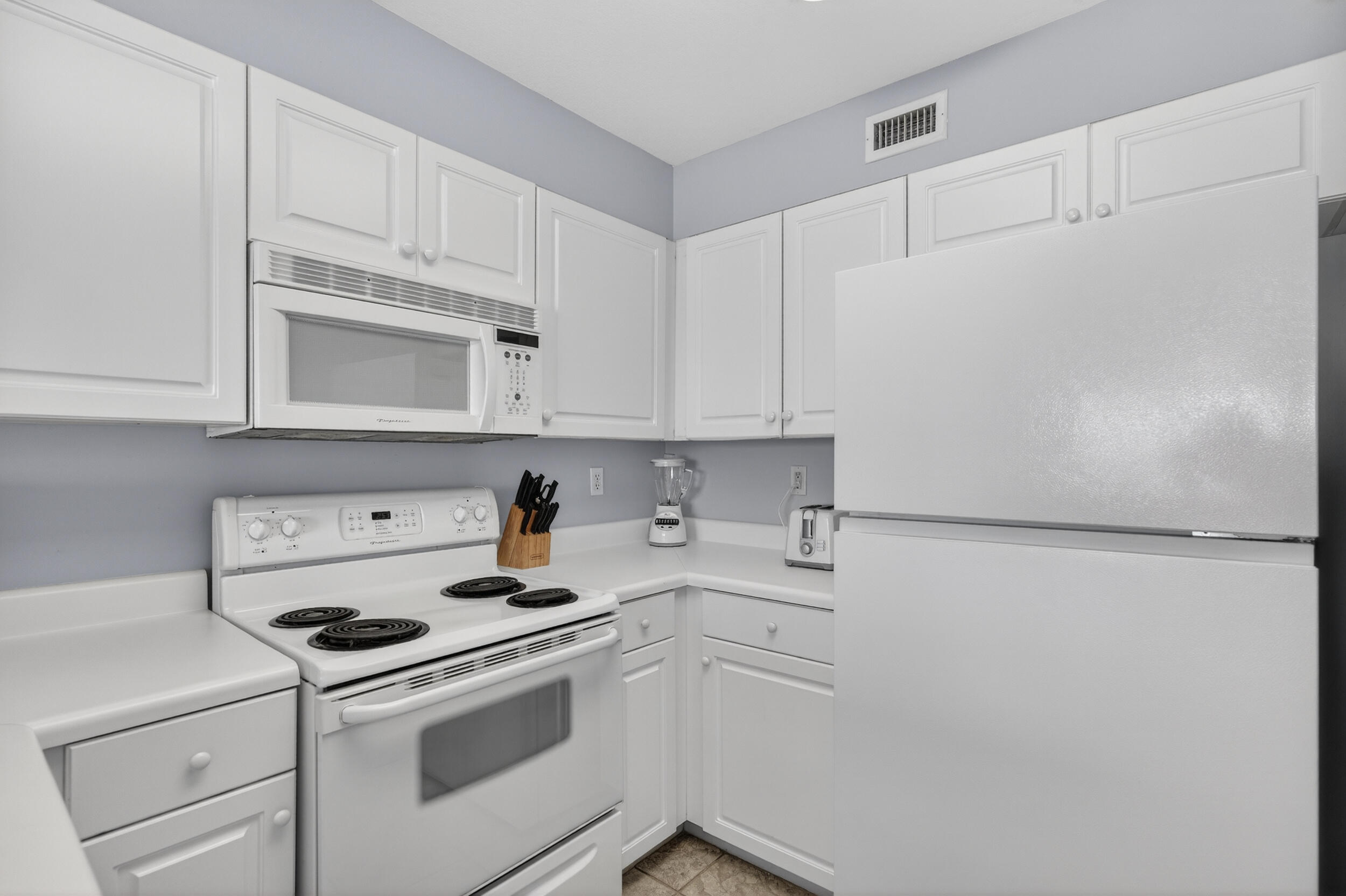 866 Santa Rosa Boulevard 305