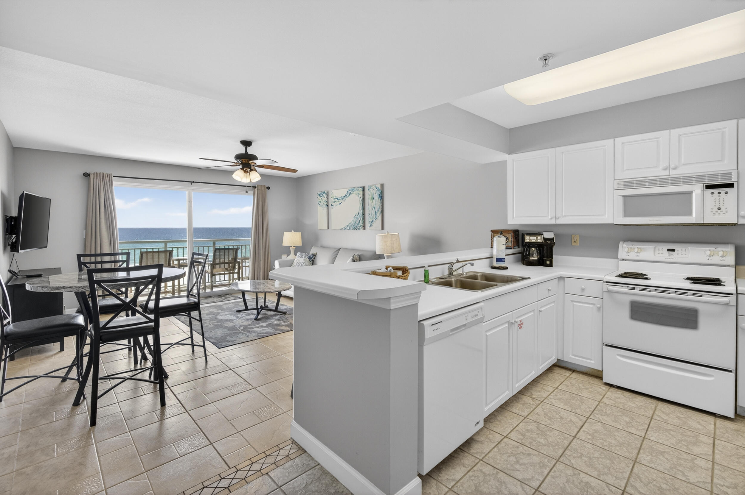 866 Santa Rosa Boulevard 305