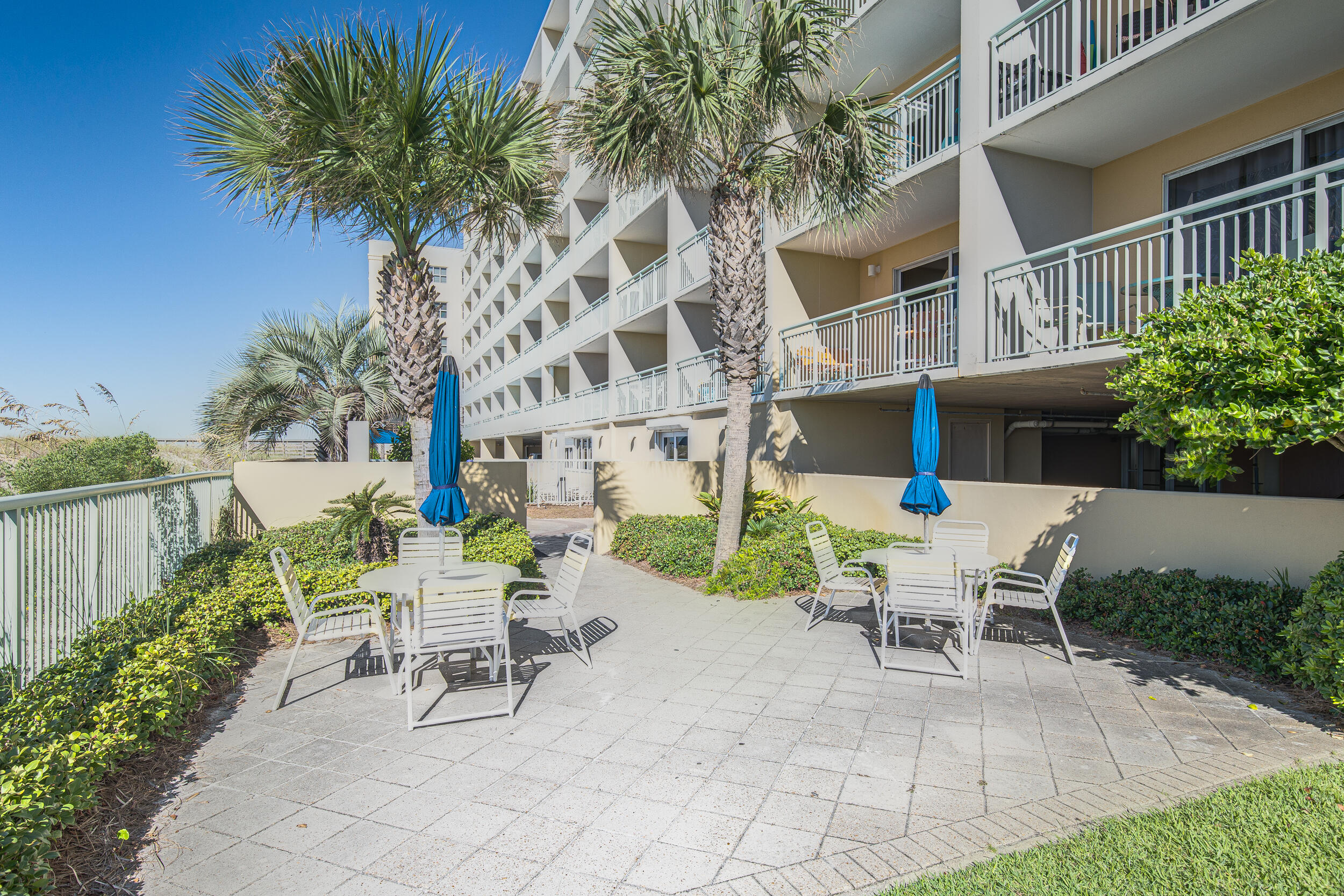 866 Santa Rosa Boulevard 305