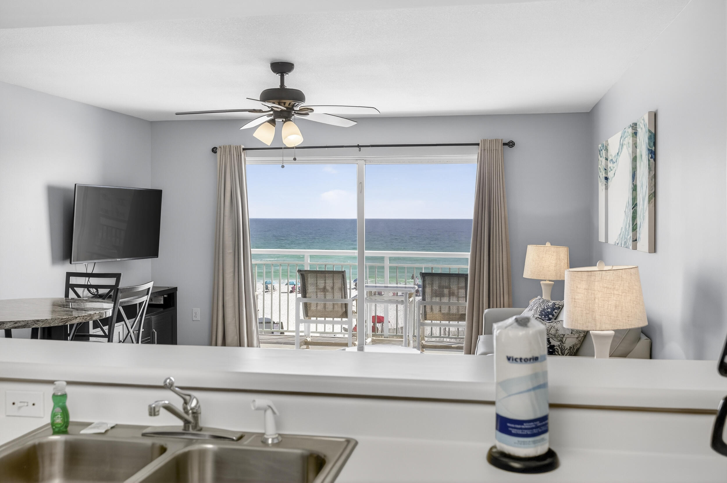 866 Santa Rosa Boulevard 305