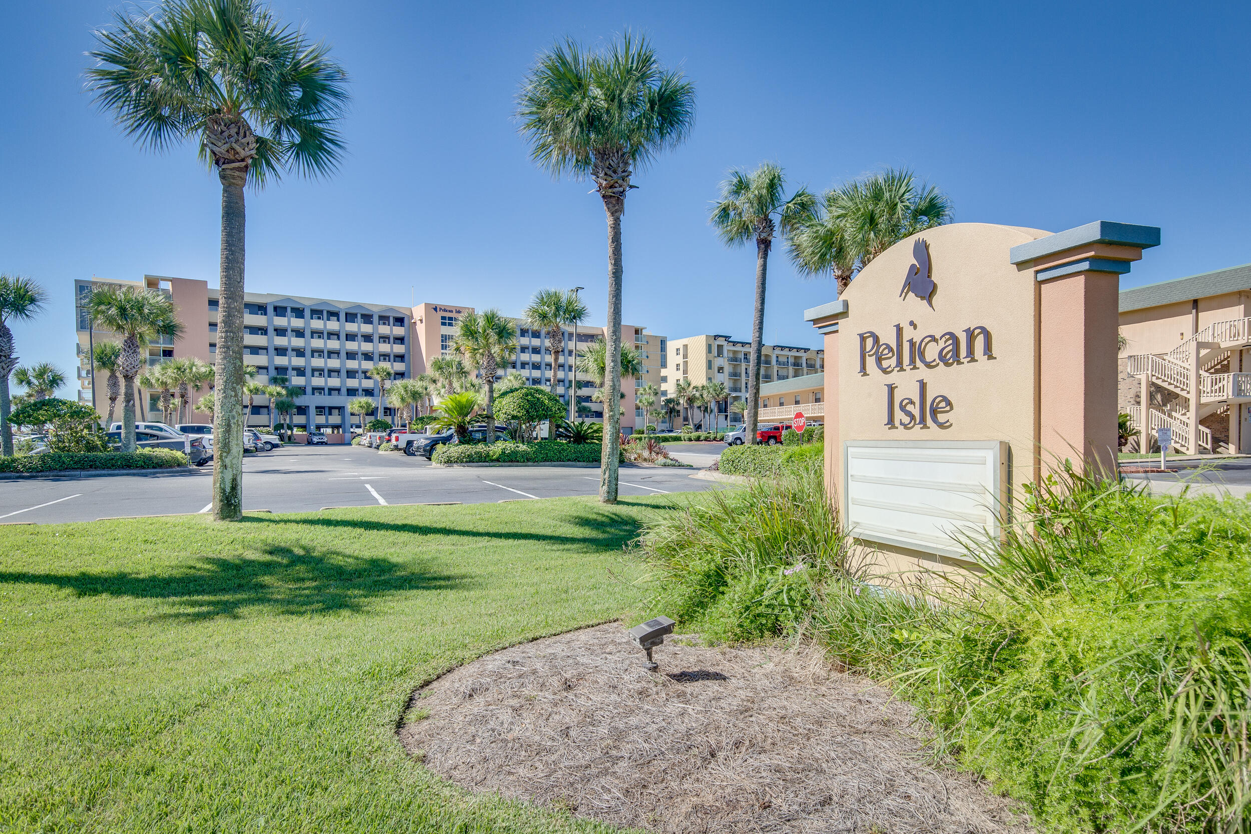 866 Santa Rosa Boulevard 305