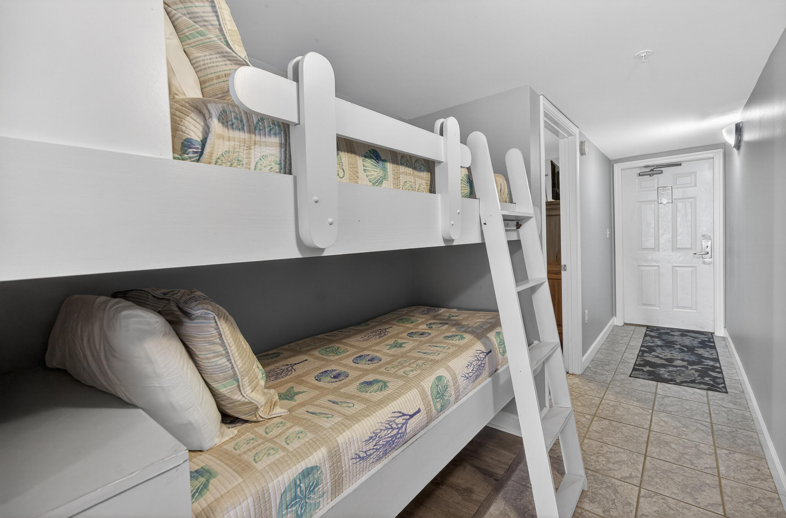 866 Santa Rosa Boulevard 305