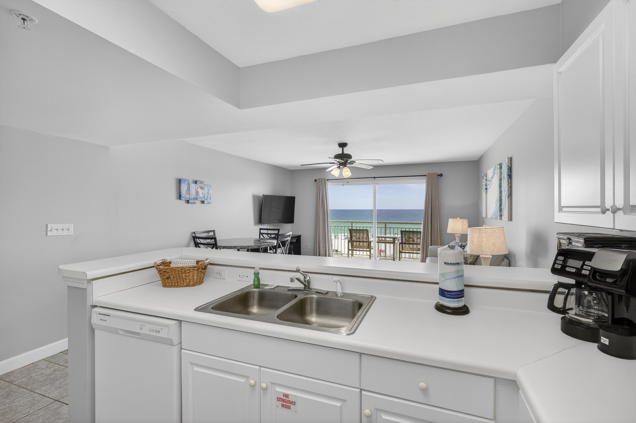 866 Santa Rosa Boulevard 305